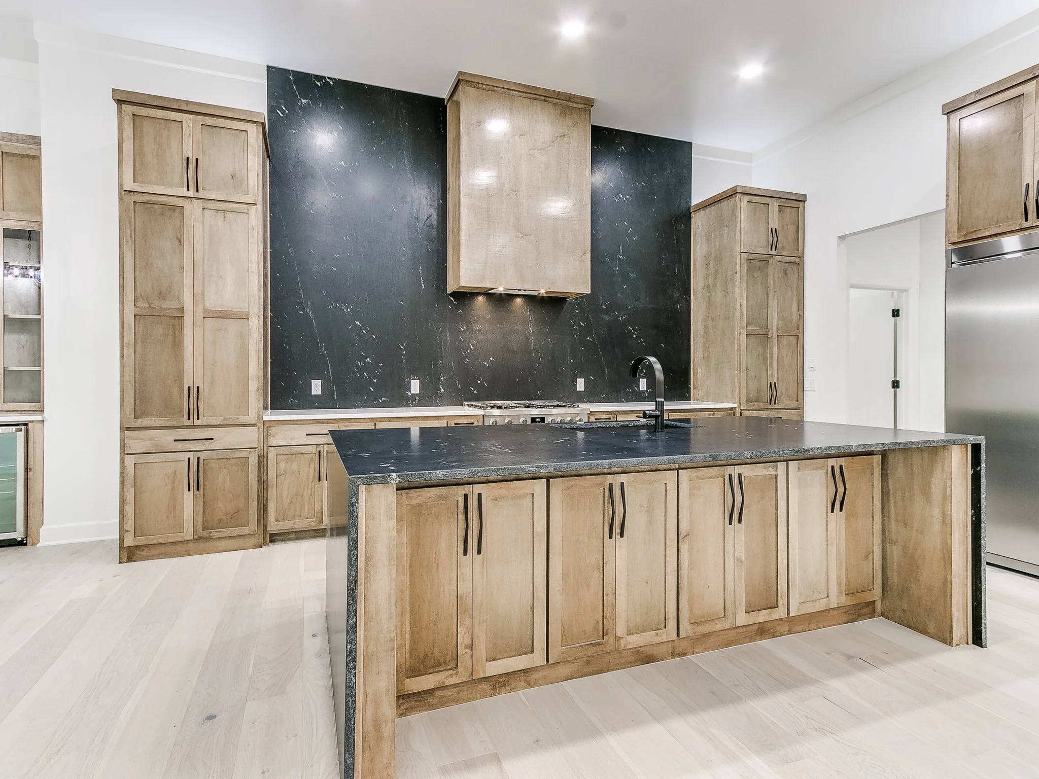 27-web-or-mls-2433 SW 127th St-28.jpg