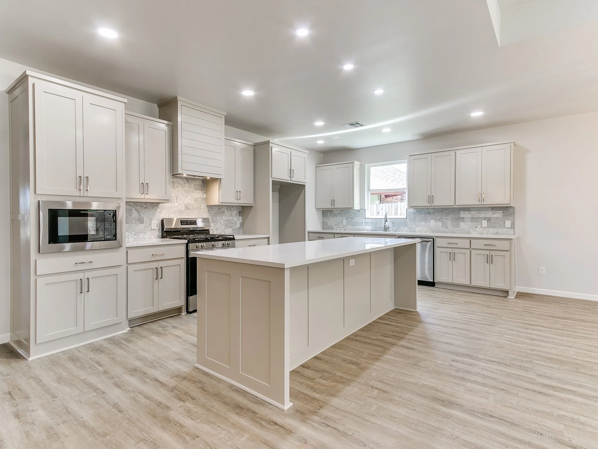 35-web-or-mls-7236 NW 152nd St-36.jpg