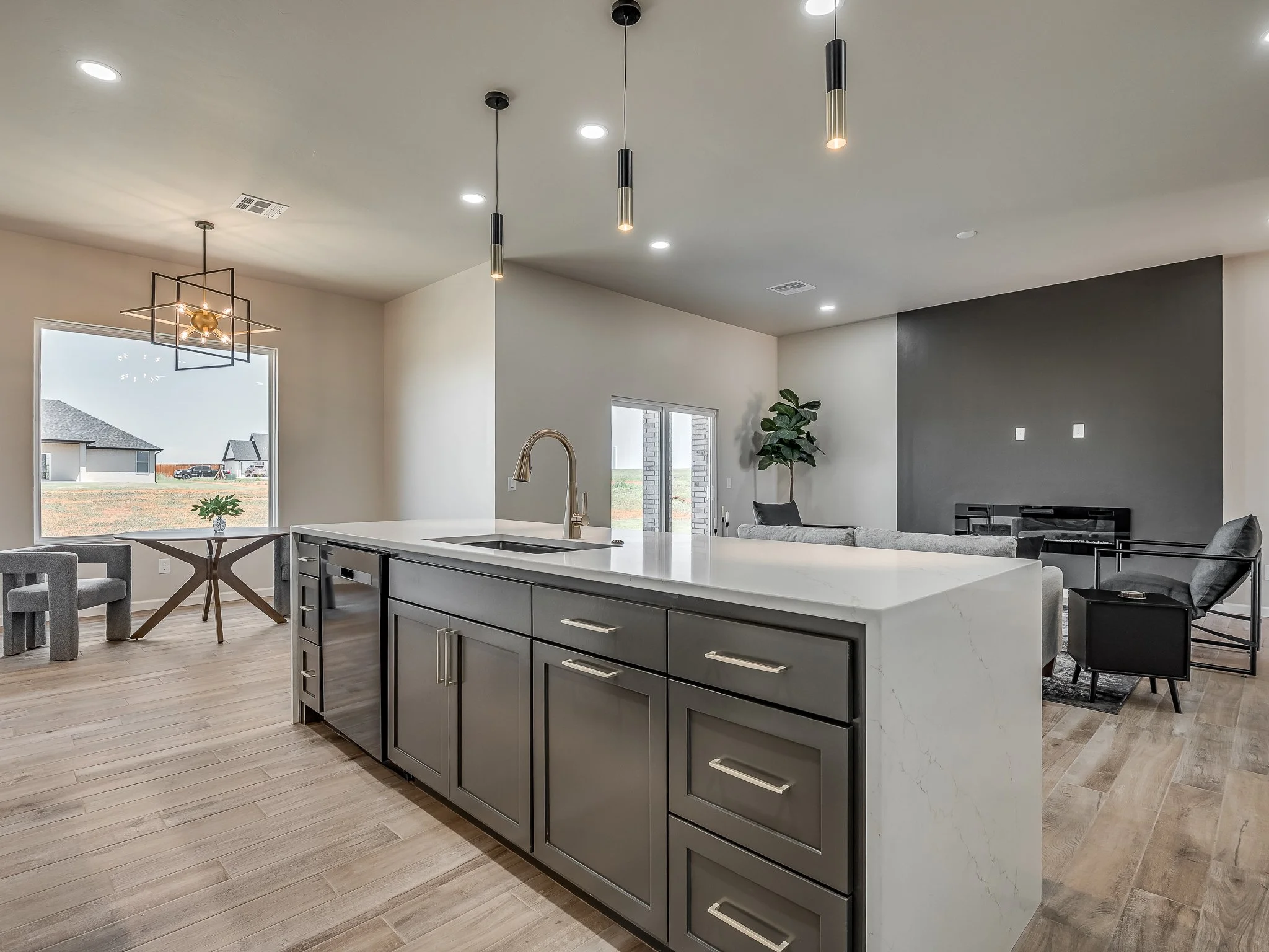 25187 Ethan St-22.jpg