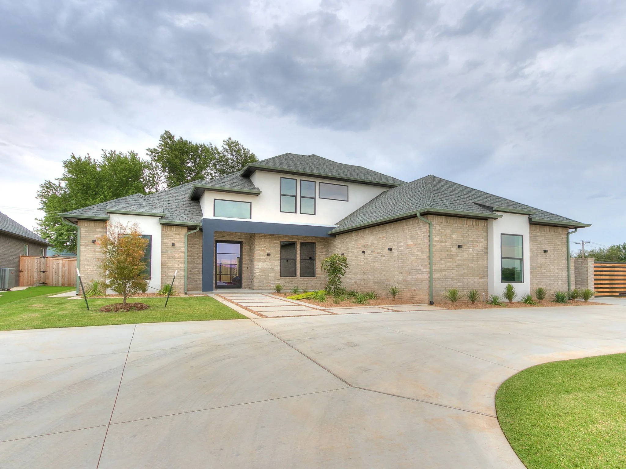6-web-or-mls-2433 SW 127th St-6.jpg