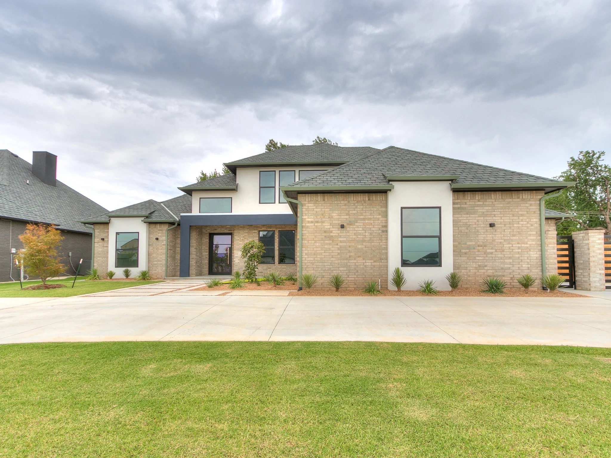 8-web-or-mls-2433 SW 127th St-8.jpg