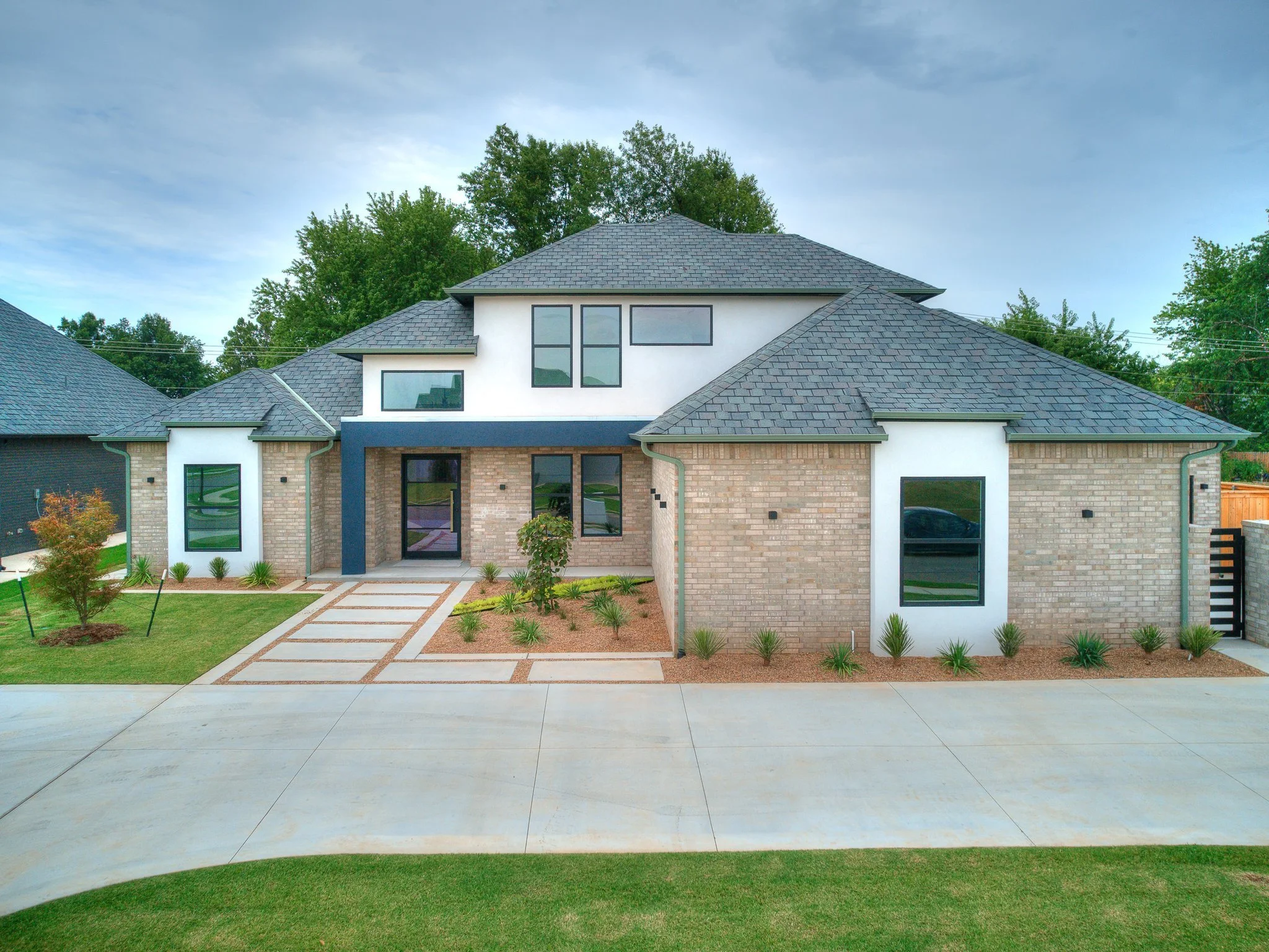 10-web-or-mls-2433 SW 127th St-11.jpg