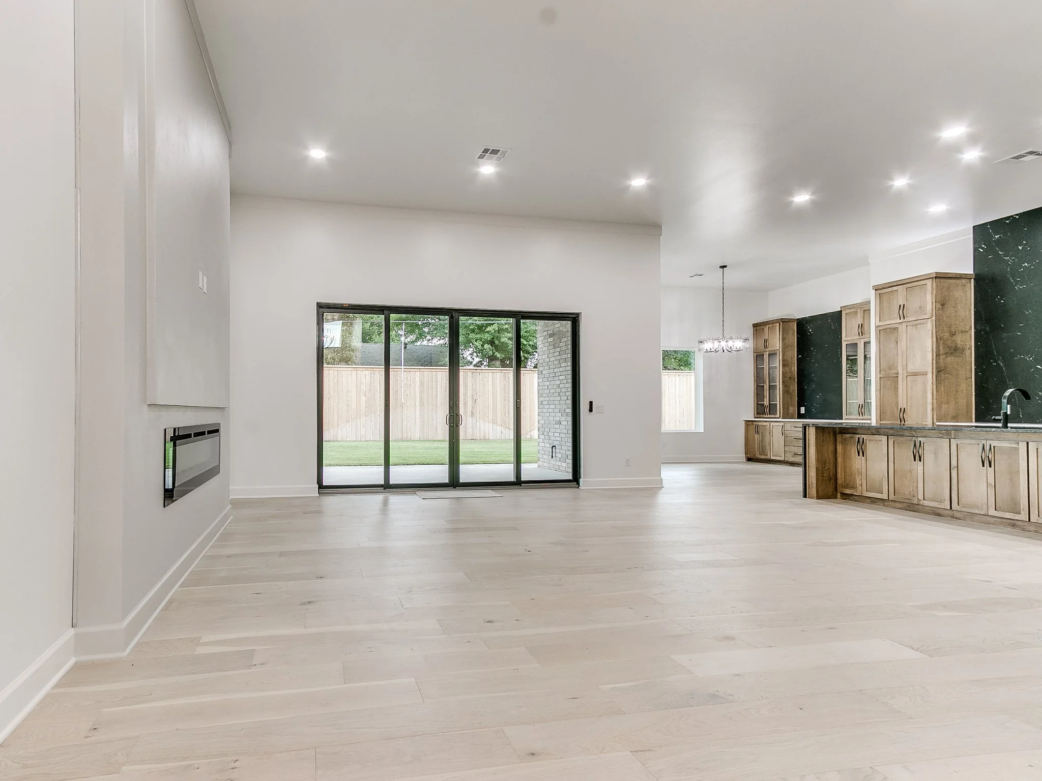 22-web-or-mls-2433 SW 127th St-23.jpg
