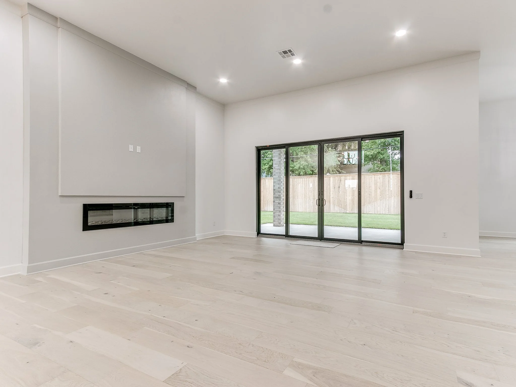 23-web-or-mls-2433 SW 127th St-24.jpg