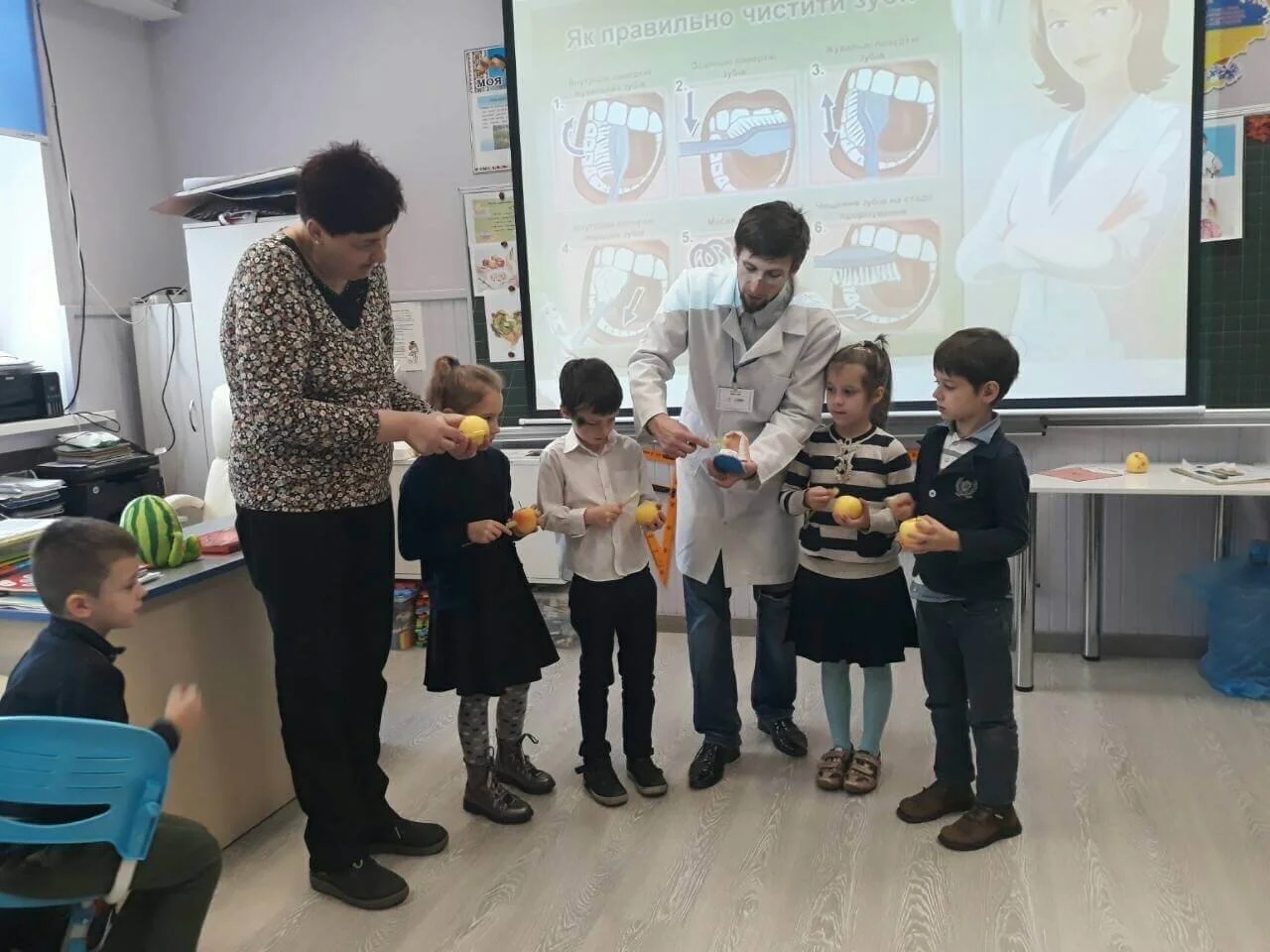 Батьки учнів 2-А та 2-Б класів спробували себе у ролі вчителів