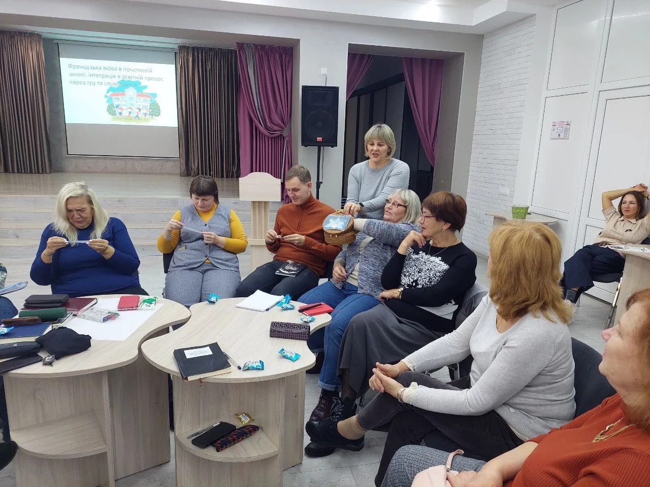 Учителі ділилися досвідом на тему Французька мова в початковій школі