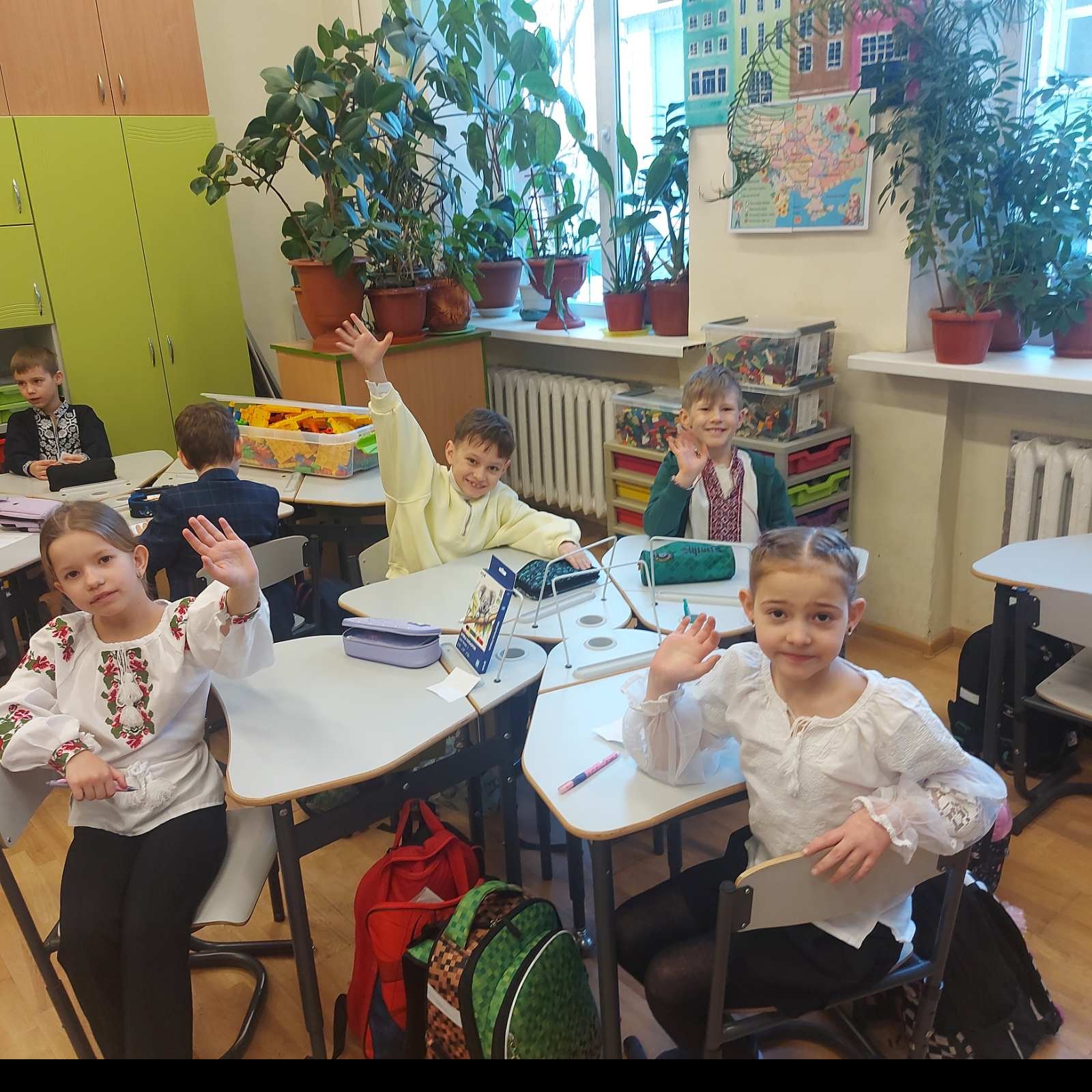 2 - Б клас провів КВЕСТ для мовознавців