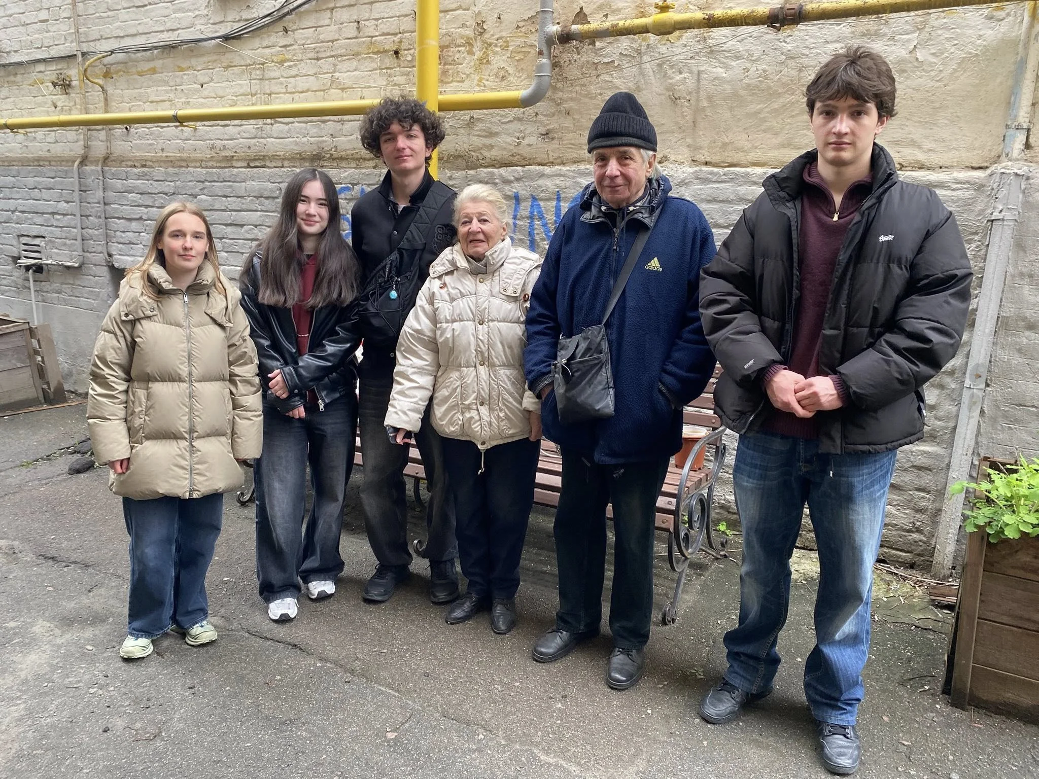 У нас відбулася особлива благодійна акція - «Колишніх учителів не буває»