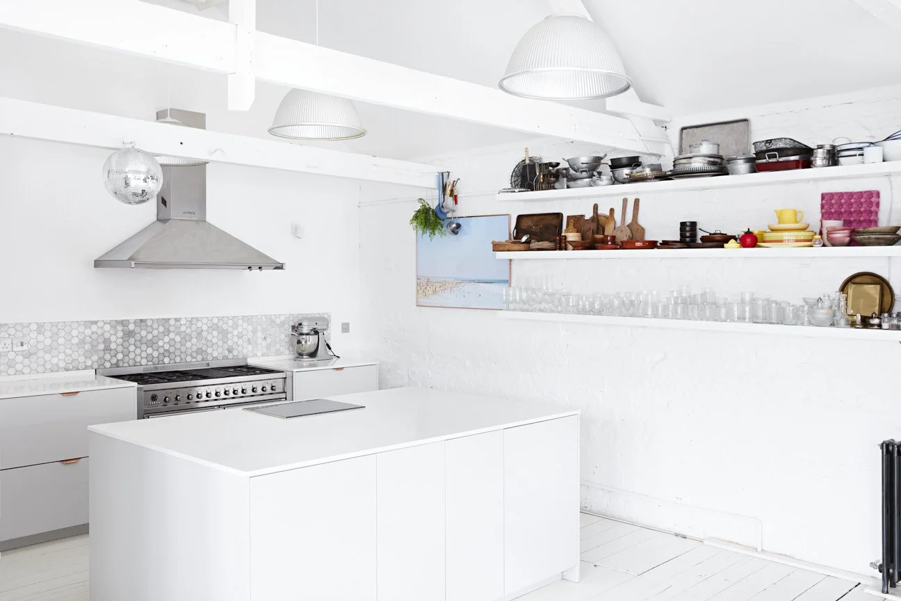 Photography studio with double oven, photography studio with range cooker, photography studio with range cooker, food photography studio with props, food photography props and backgrounds, photography studio with kitchen island, London studio hire