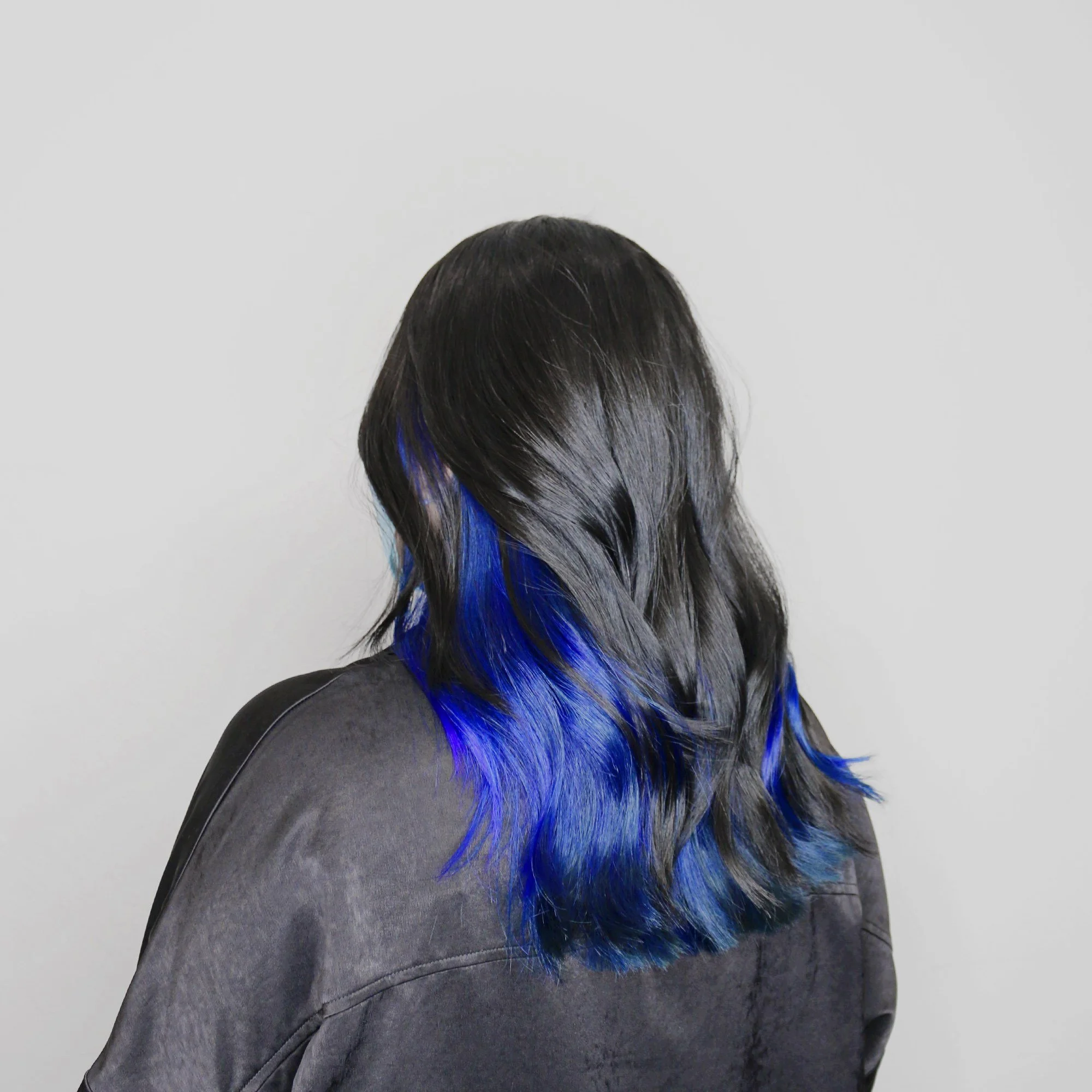 Hair so good, it&rsquo;s haunting.
They&rsquo;ll be dying to know your salon. 💀🧵

Contact us via DM/WhatsApp for enquires &amp; appointment bookings!📲 #feelingtheimpulse