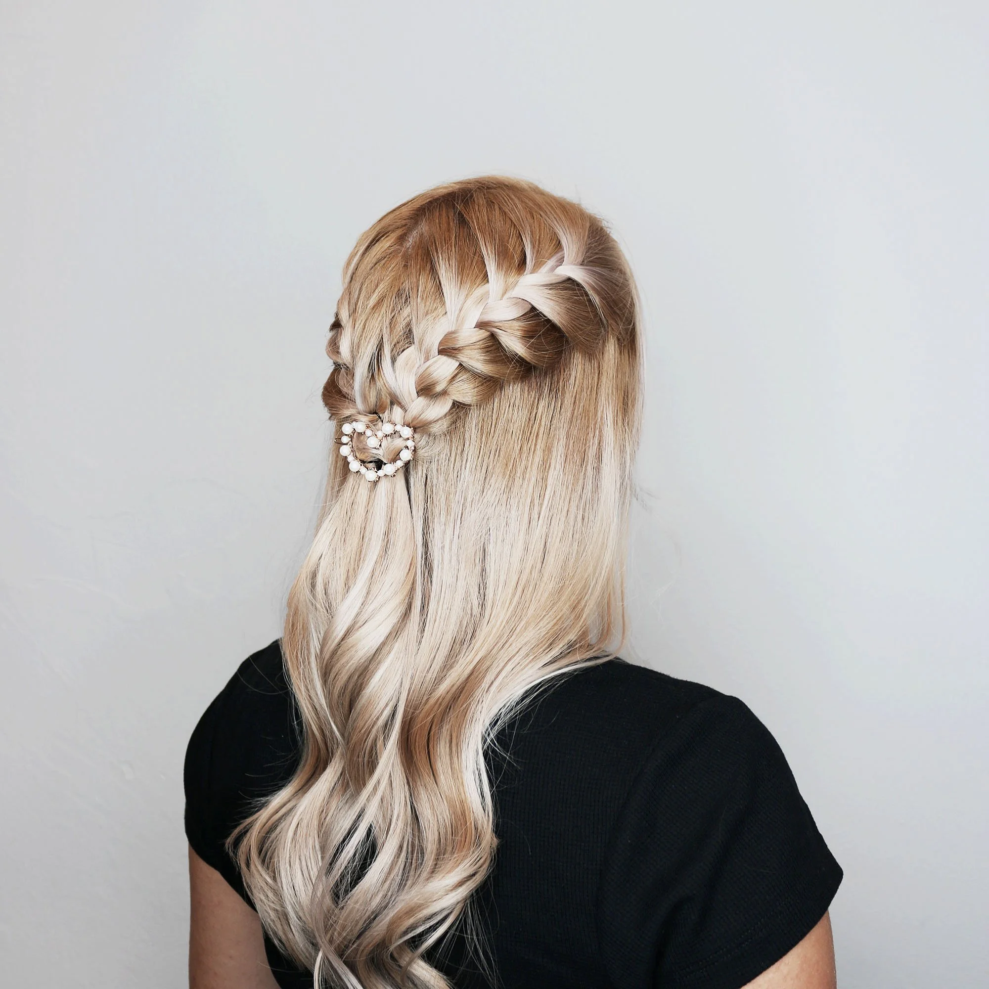 Braided half-up in champagne blonde

Contact us via DM/WhatsApp for enquires &amp; appointment bookings!📲 #ambitionbyimpulse #feelingtheimpulse #happymothersday