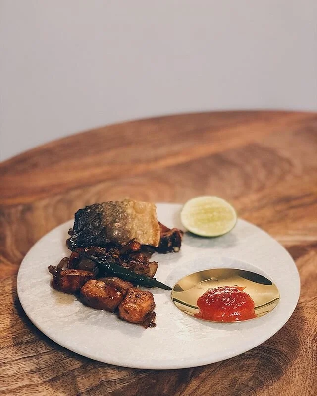 Salmon sisig with crispy salmon skin chips and sambal. Thanks for the plate @dianebwang!
.
.
#salmonsisig #sisig #salmon #filipinofood #instafood #foodphotography #foodgram #vsco #vscocam #southeastasianfood #chefsofinstagram #brooklyn #newyork