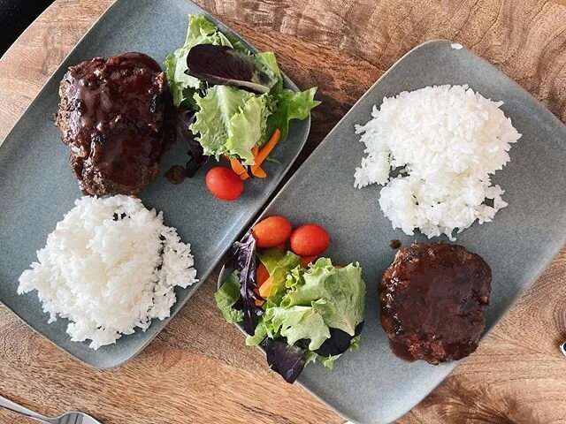 Homemade hambagu with red wine reduction sauce (red wine, homemade tonkatsu sauce, and butter. いただきます
.
.
.
#hambagu #groundbeef #tonkatsu #butter #redwinereduction #food #foodblogger #instafood #chefsofinstagram #cooking #japanesefood #brooklyn #new