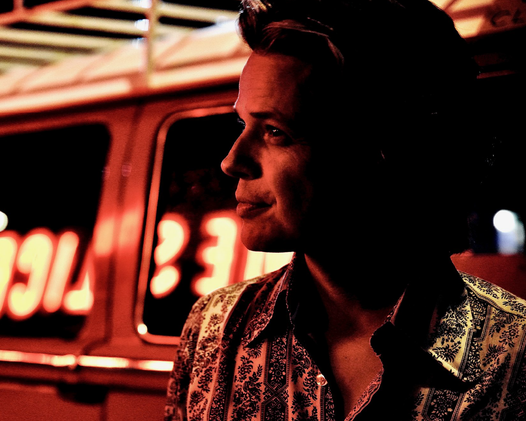 Warren Hood with special guest Emily Gimble