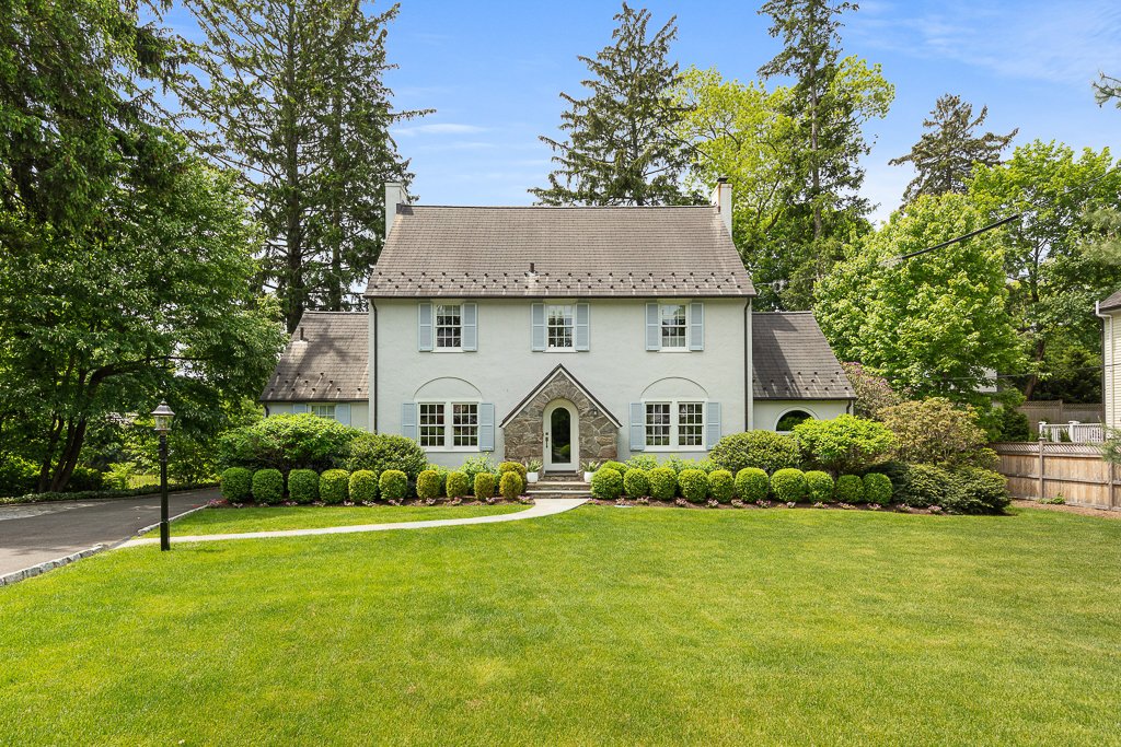14 Dearfield Ln, Greenwich, CT 06831-2.jpg