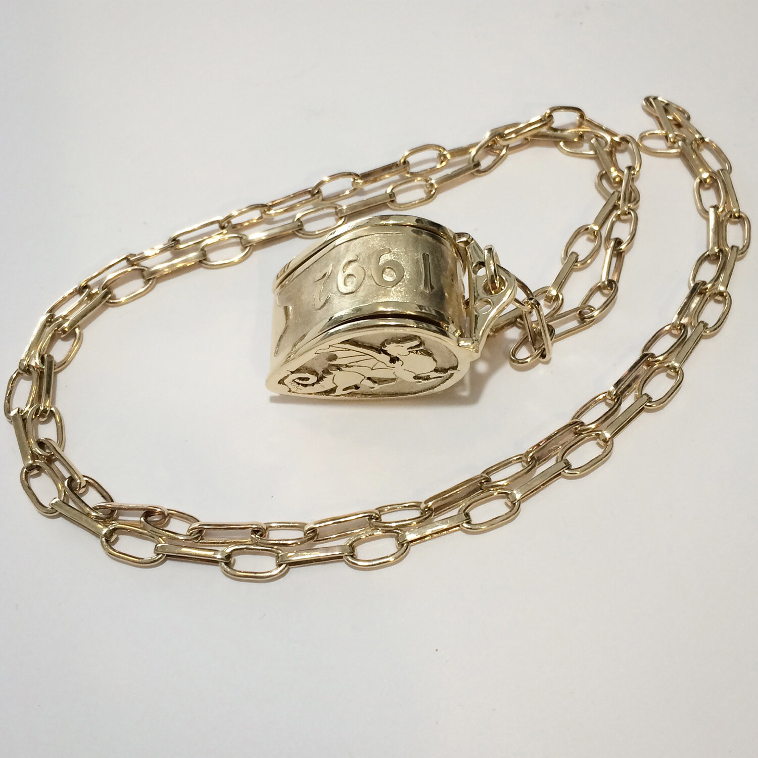 Loupe and chain.jpg