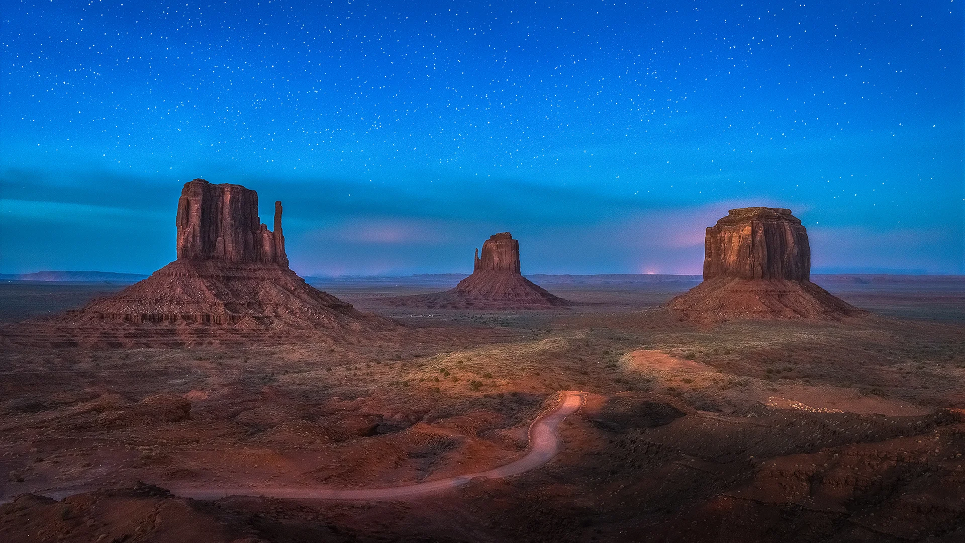 Twilight Monument_1080crop.jpg