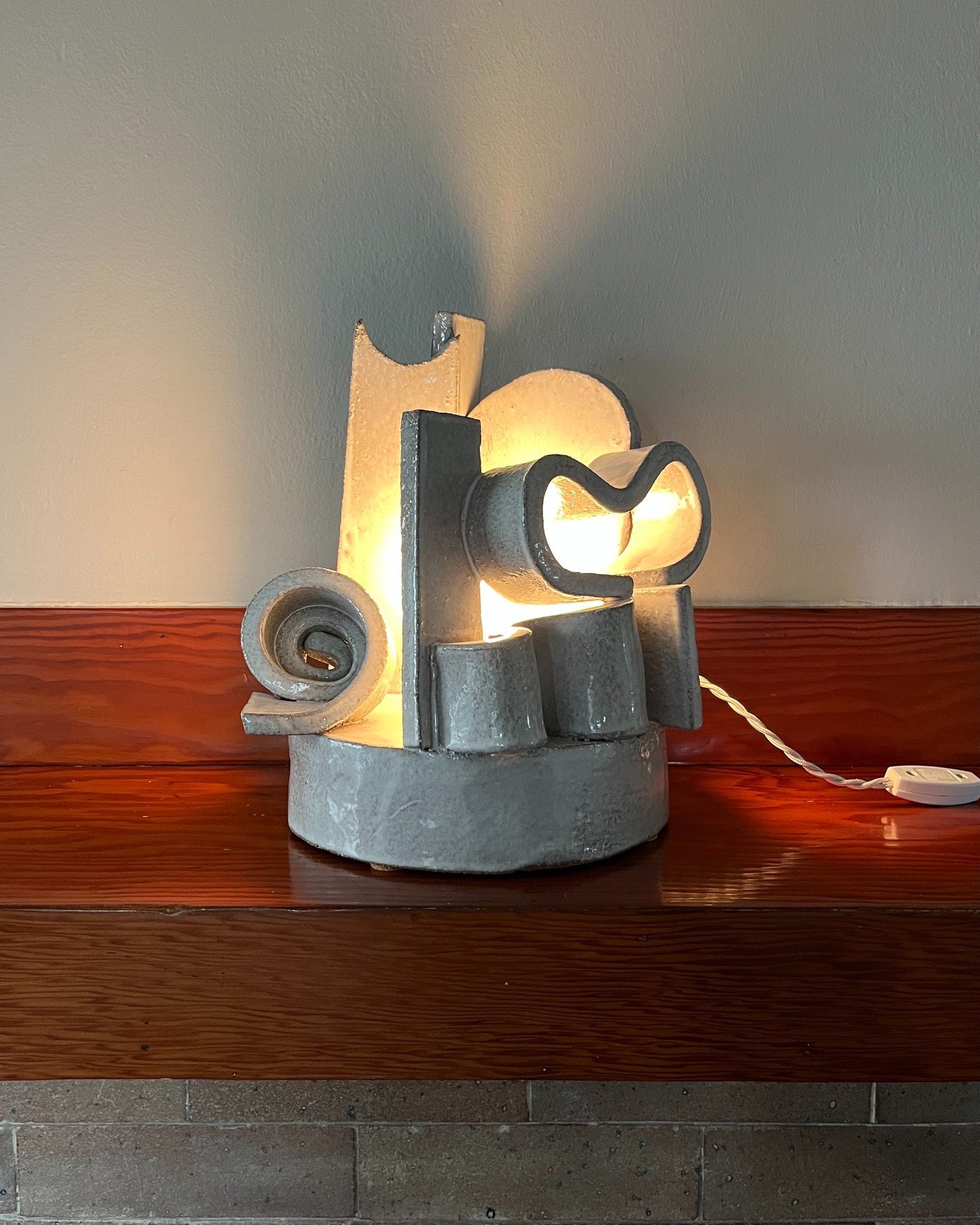 A Sculpture and a Lamp.

10 x 10 x 11 inches

#morganpeckceramics #morganpecklamp #ceramiclamps #ceramiclighting #claylamps