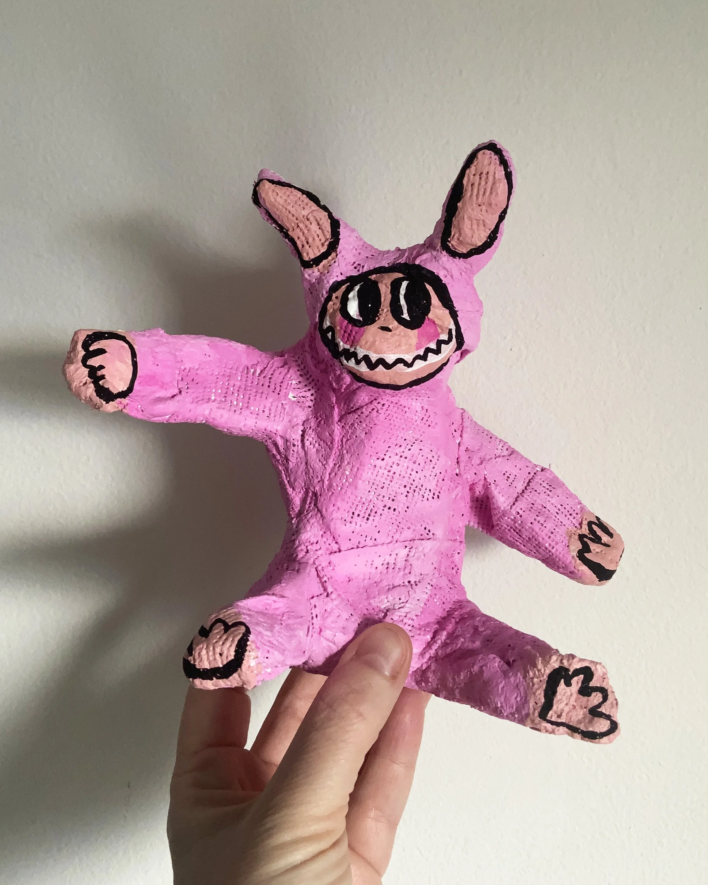 1_MediumGuy_Pinky_LaBubub.jpg