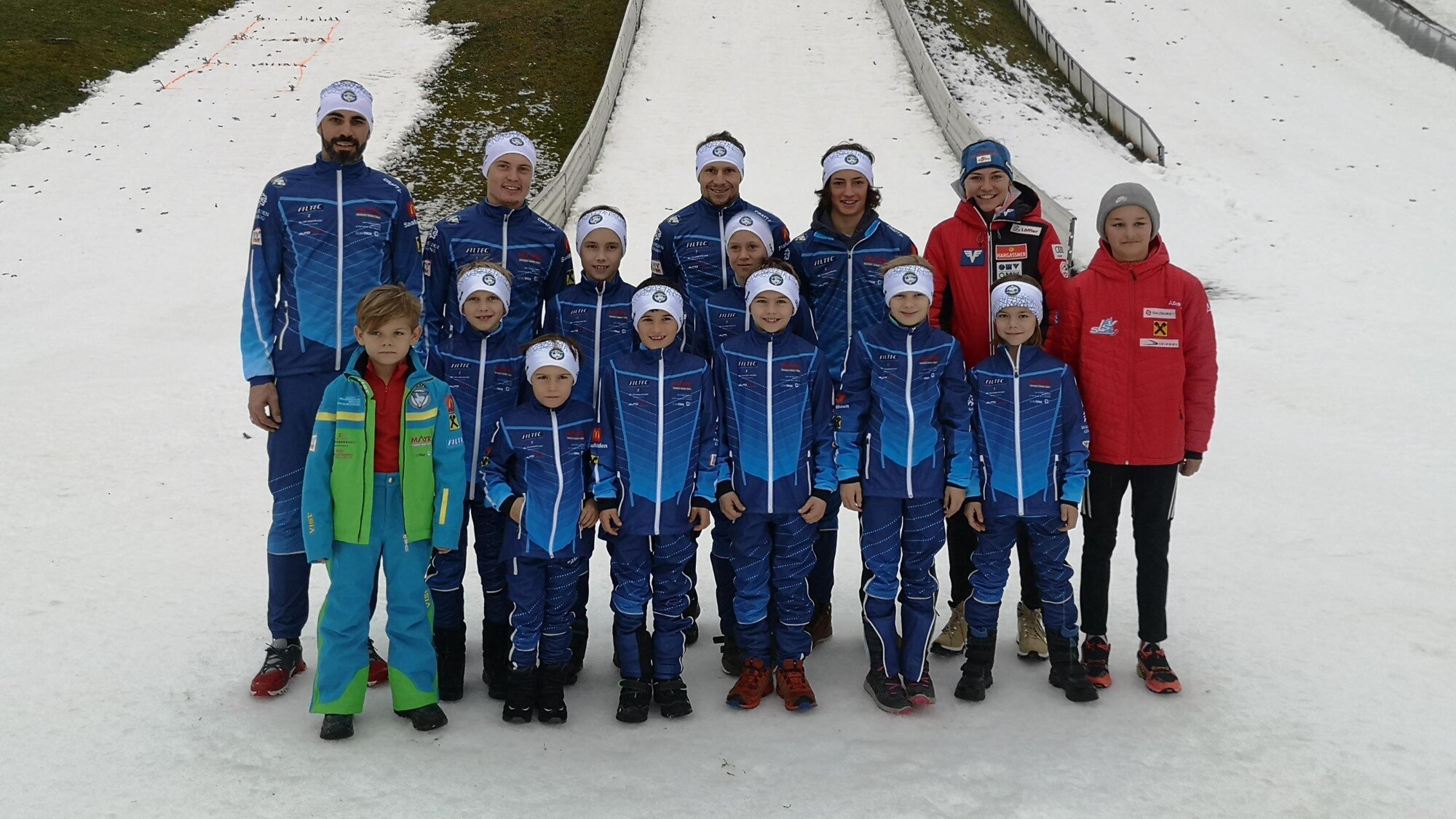  Sprunglauf Team mit Trainern 