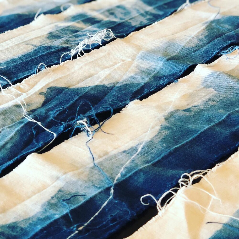 The Jan 22 Weaving Water Free Fiber &amp; Indigo Workshops for All is now on zoom&hellip;upside being we can offer MORE TICKETS! Link in bio to sign up. 
I&rsquo;m excited to have guest artist, playwright and founder of YO MAMA&rsquo;s HOUSE Amoke Ku