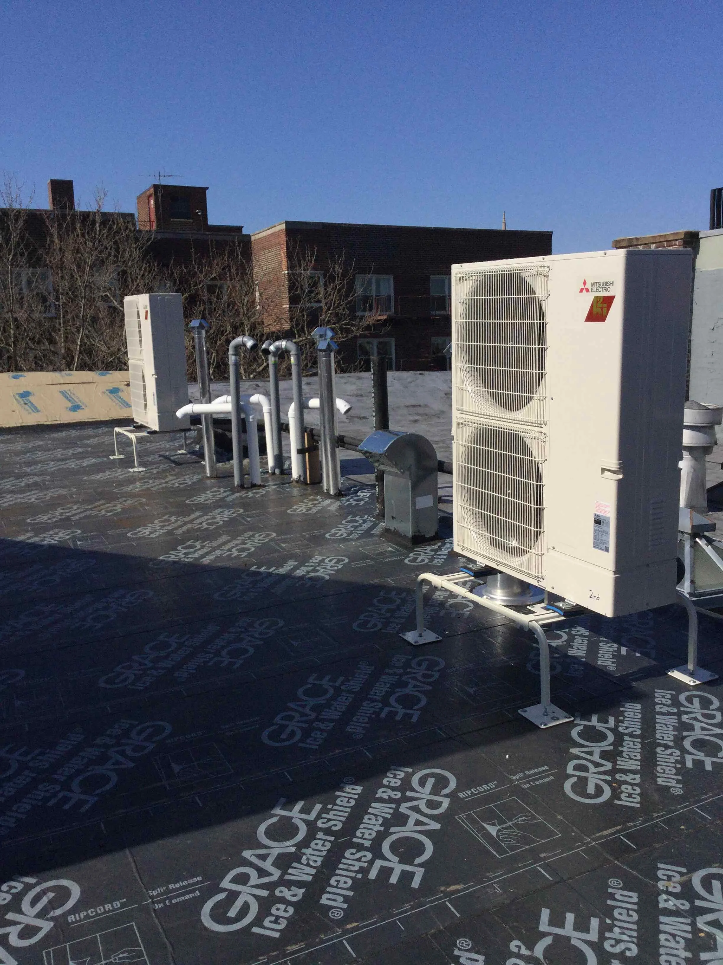 227 Berkley Pl April 19-05.jpeg