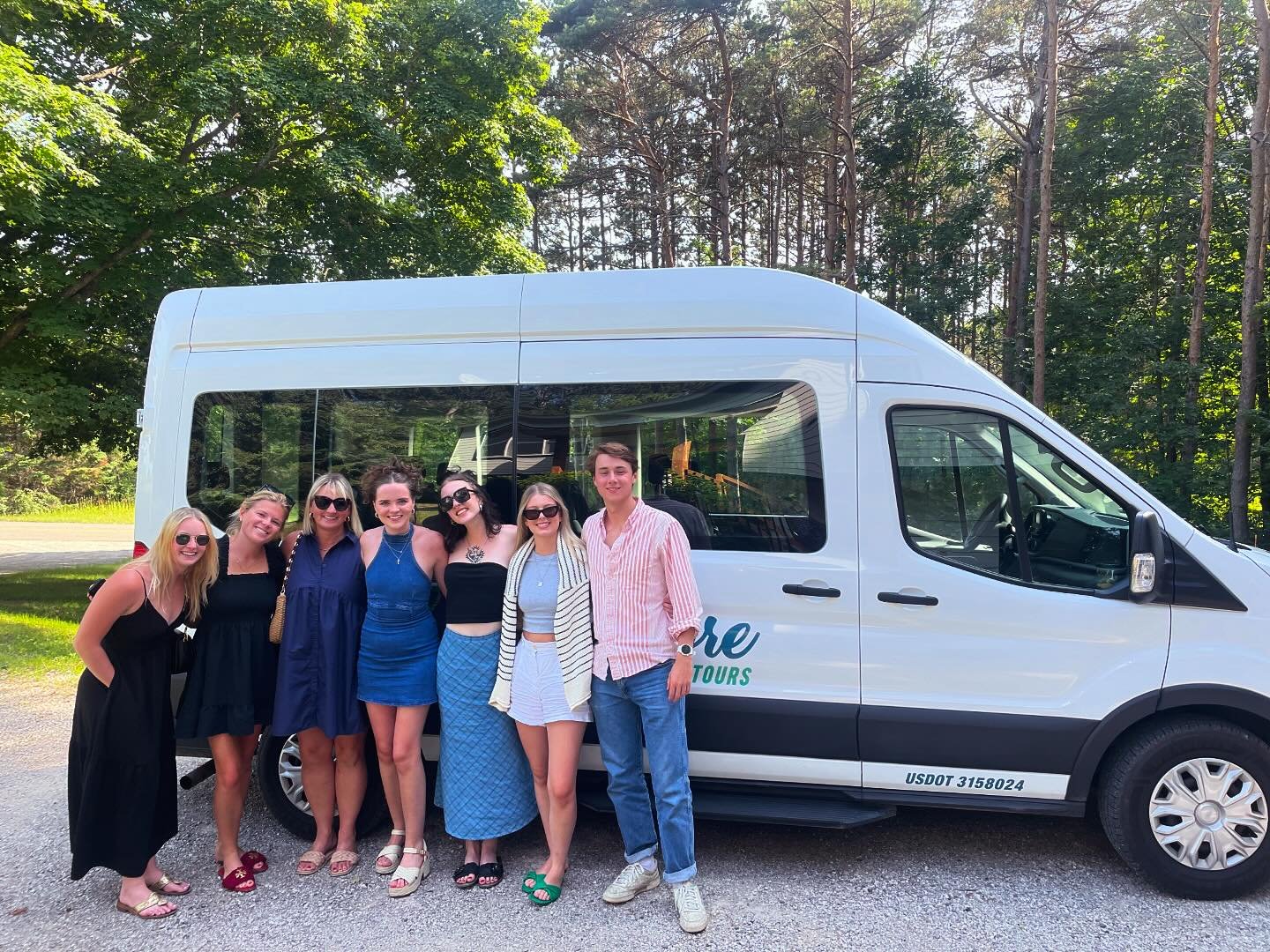 Family + friends + blue skies = Summer Wine Tour 🍷🍷

@lpwines @leelanaupeninsula @45northwinery @shadylanecellars @bellagowinery @puremichigan
