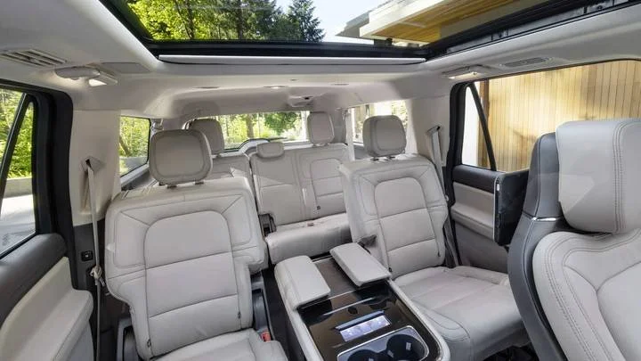 Navigator Interior.jpeg