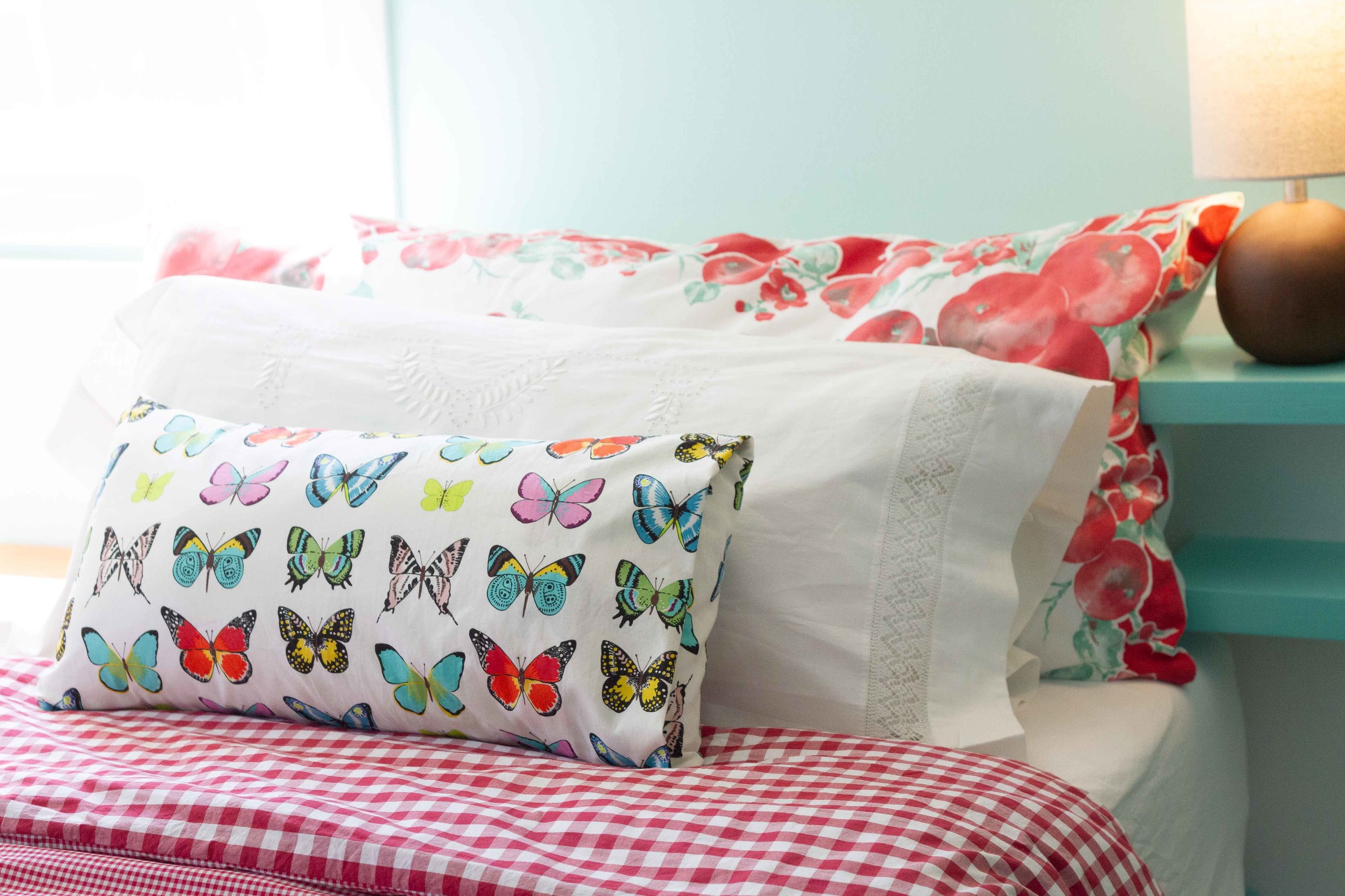 The Easiest Way To Put On A Duvet Cover, What Do You Use Inside A Duvet Cover