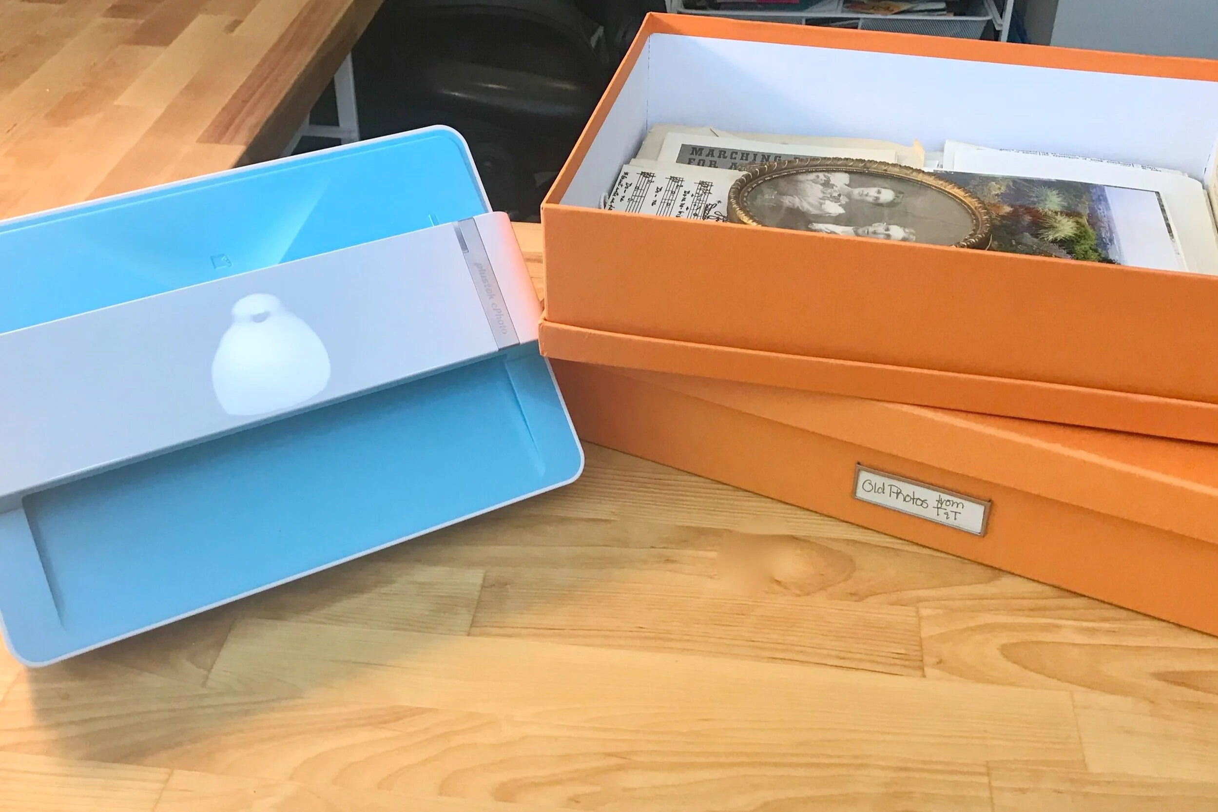 Product review: Plustek ePhoto z300 the easiest and best photo scanner for your parents or grandparents. Easily organize pictures and scan them all.  DIY photo scanning with one of the best scanners. Learn how to scan old pictures and photos, then a…