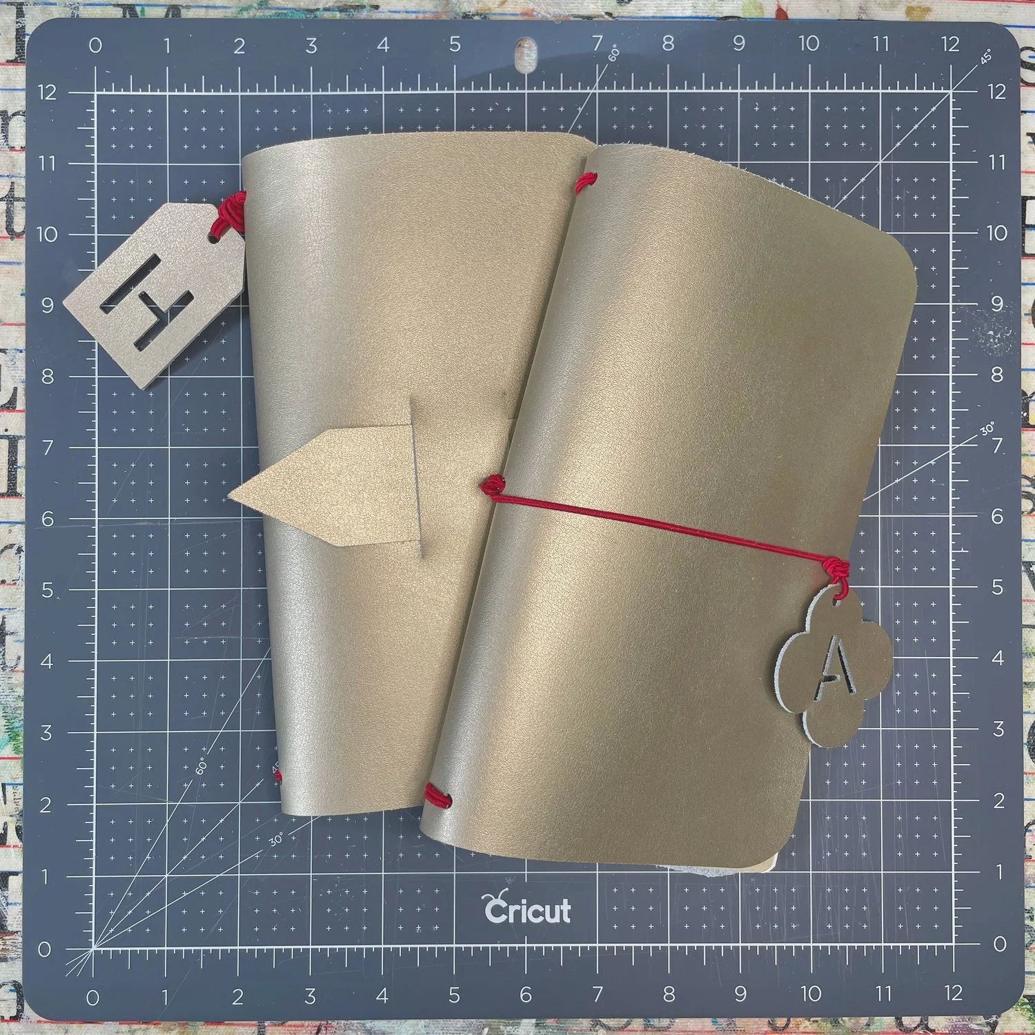 DIY Traveler's Notebook Cover