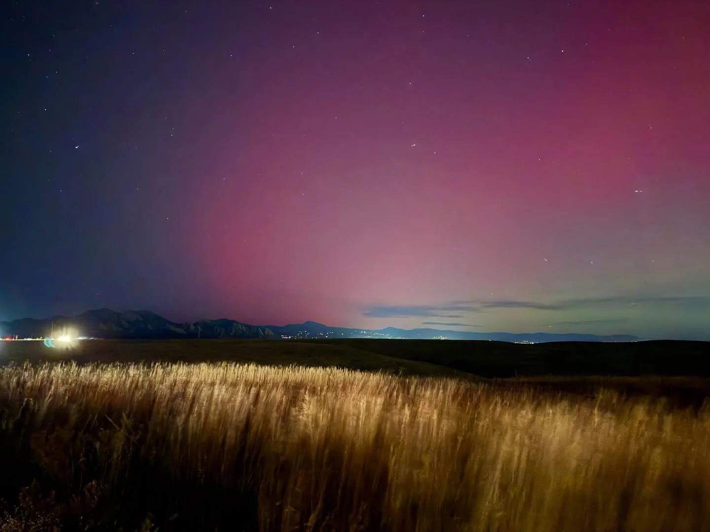 A beautiful night for stargazing and watching the Northern Lights ✨ 
#colorado