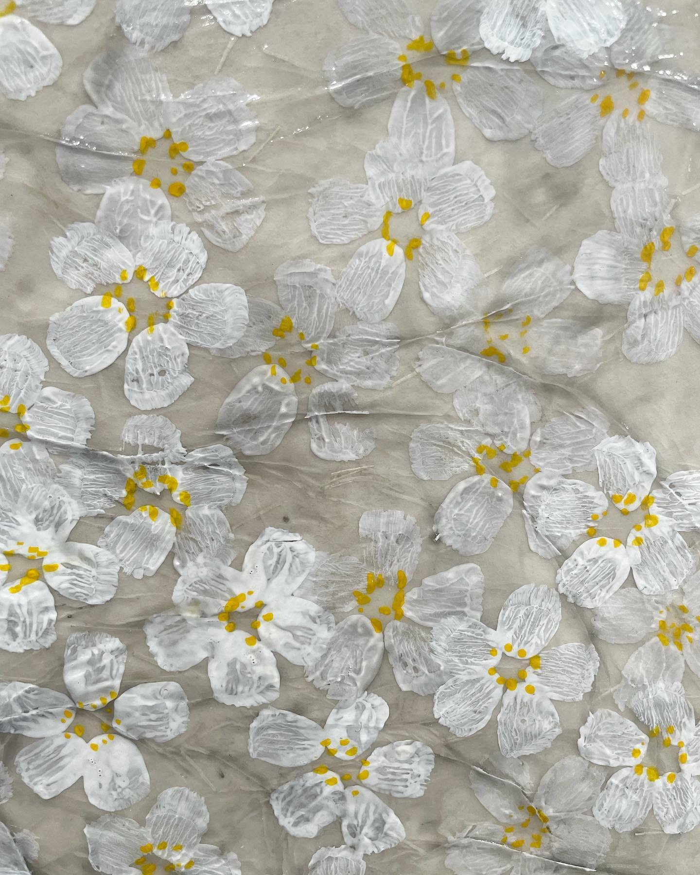 Detail shot of &ldquo;Canada Anemone&rdquo; Getting this one ready for a local art show. I will share details once the show is up. 

#abstractart #floralart #canadianart #oakvilleArt #abstractpainting