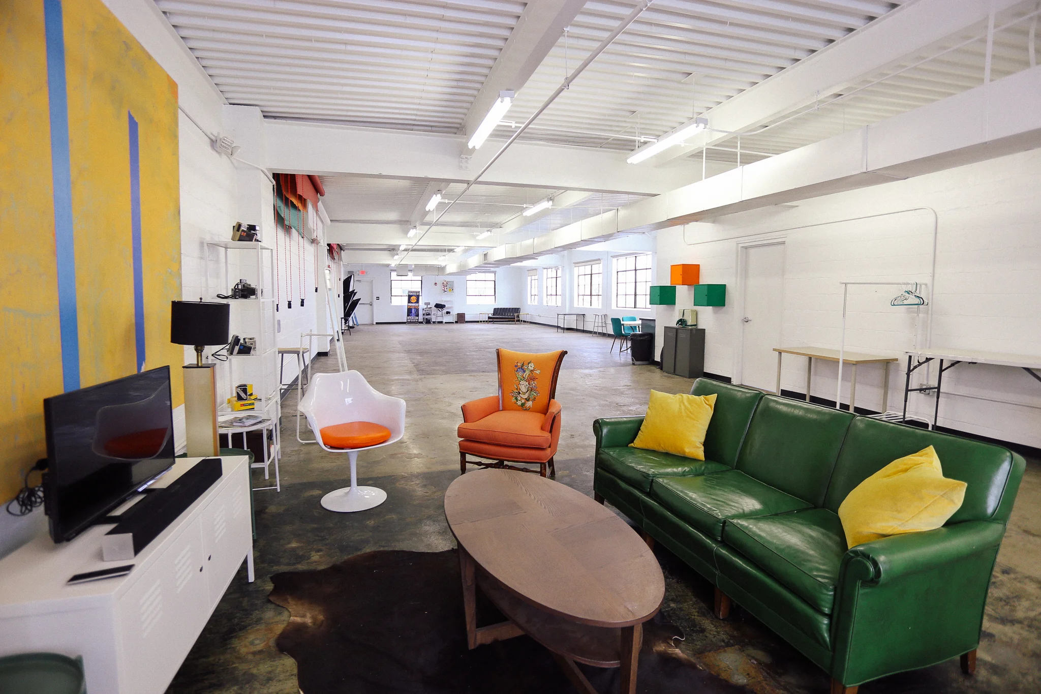 Book your Photoshoot Looking for the perfect place to host your photoshoot? Look no further. Choose between the industrial look and feel of 400, or book our professional photo studio at Chromedge which offers lighting packages.
