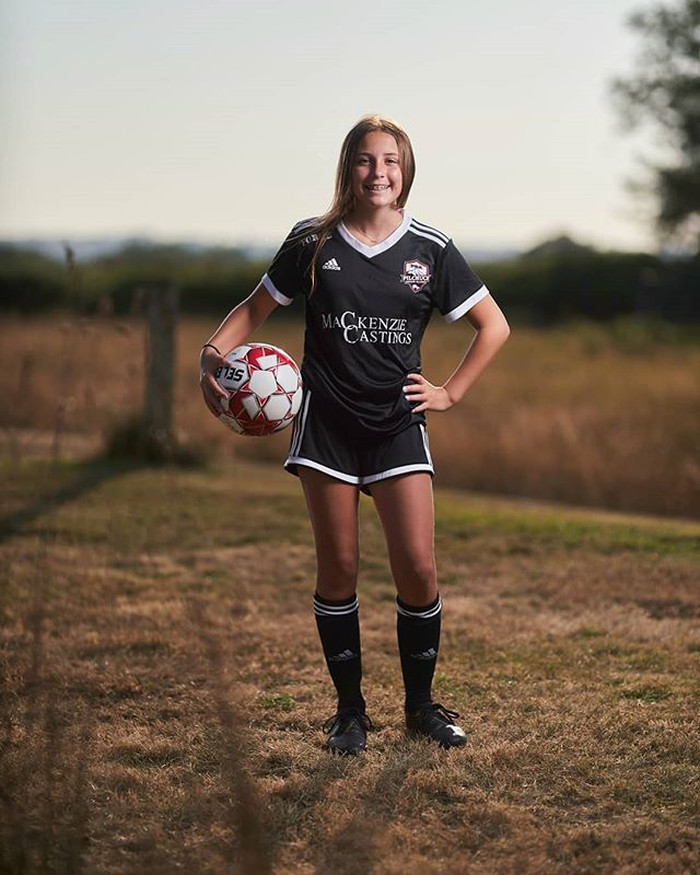 Had a wonderful shoot yesterday with the G04 girls soccer team, tried a few new things, really lovin how they turned out!
.
.
.
#portraits #portraitphotography #soccer #soccerportraits #sports #sportsportraits #dof #pnw #snohomishcounty #marysvillewa