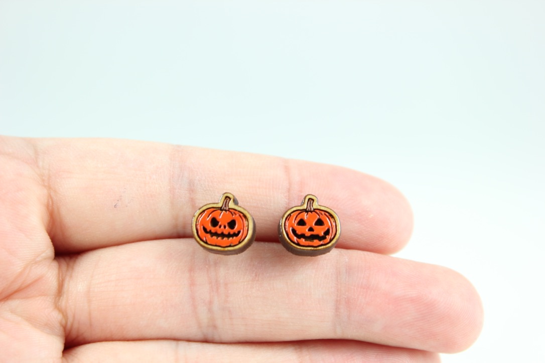 Pumpkin_Color_onHand.jpg