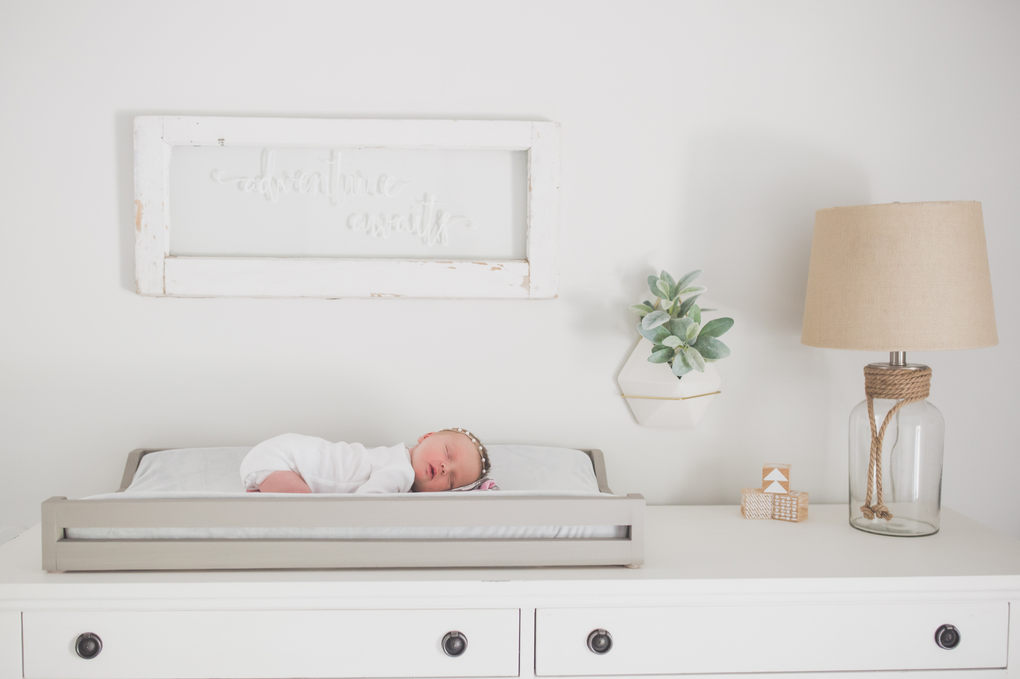 Newborn lifestyle studio 48 Session Cara Peterson Photography Rockford IL-61.jpg