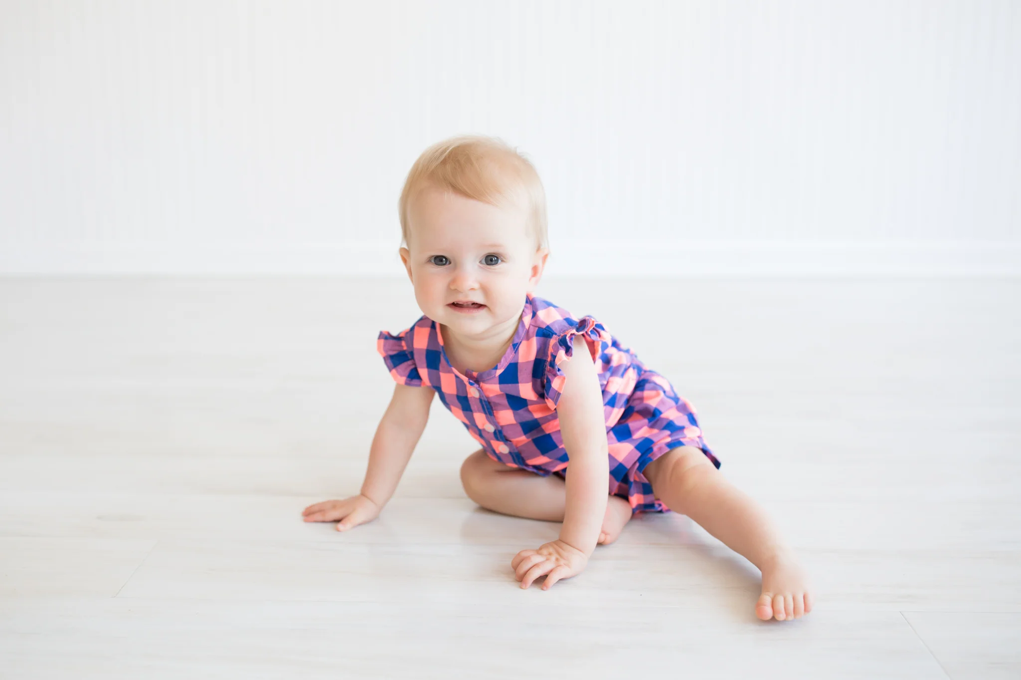 Milestone cake smash Newborn Studio Session | Cara Peterson Photography Rockford IL-1-4.jpg
