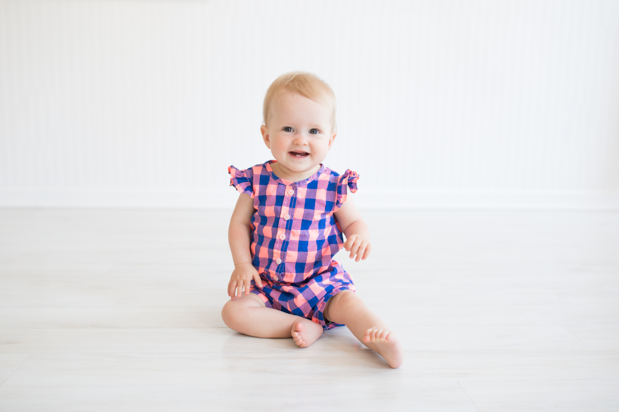 Milestone cake smash Newborn Studio Session | Cara Peterson Photography Rockford IL-2-4.jpg