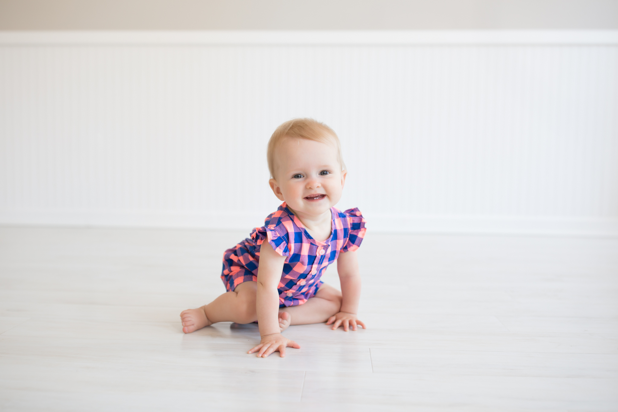 Milestone cake smash Newborn Studio Session | Cara Peterson Photography Rockford IL-6-2.jpg
