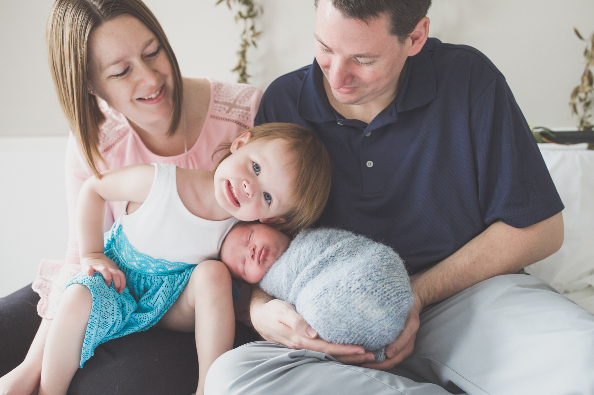 Sibling photos Newborn session photographer lifestyle studio - Cara Peterson Photography Rockford IL-1-4.jpg