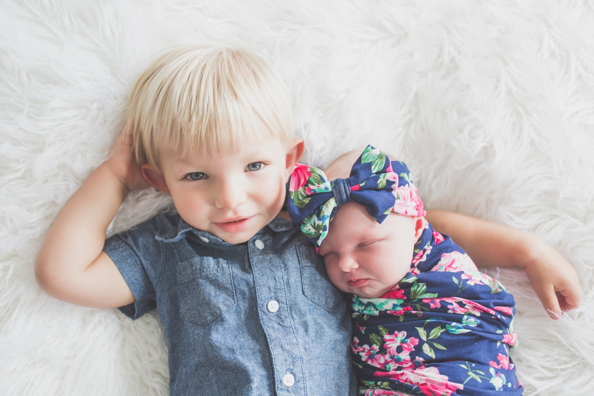 Sibling photos Newborn session photographer lifestyle studio - Cara Peterson Photography Rockford IL-4-3.jpg