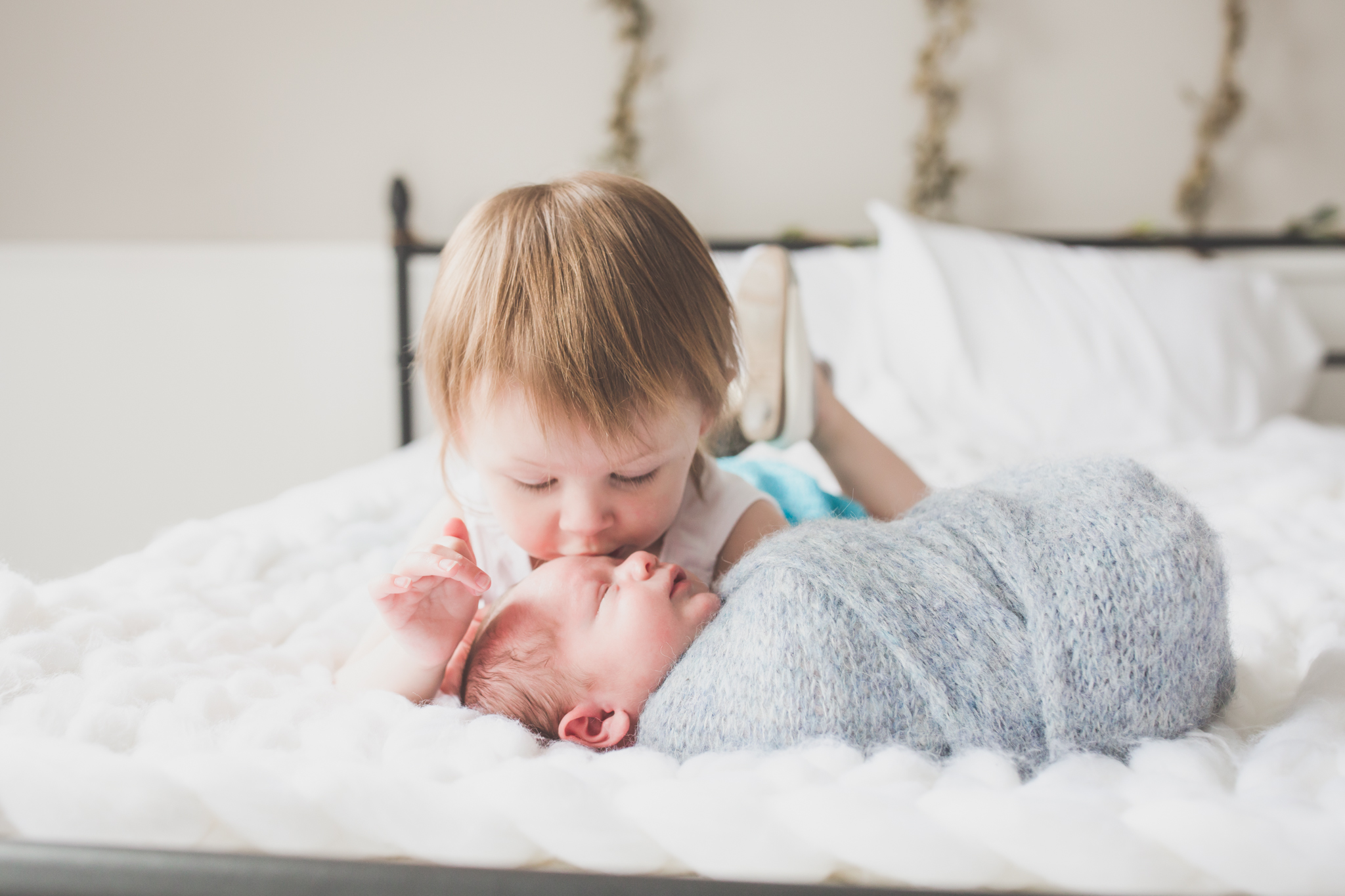 Sibling photos Newborn session photographer lifestyle studio - Cara Peterson Photography Rockford IL-4-4.jpg