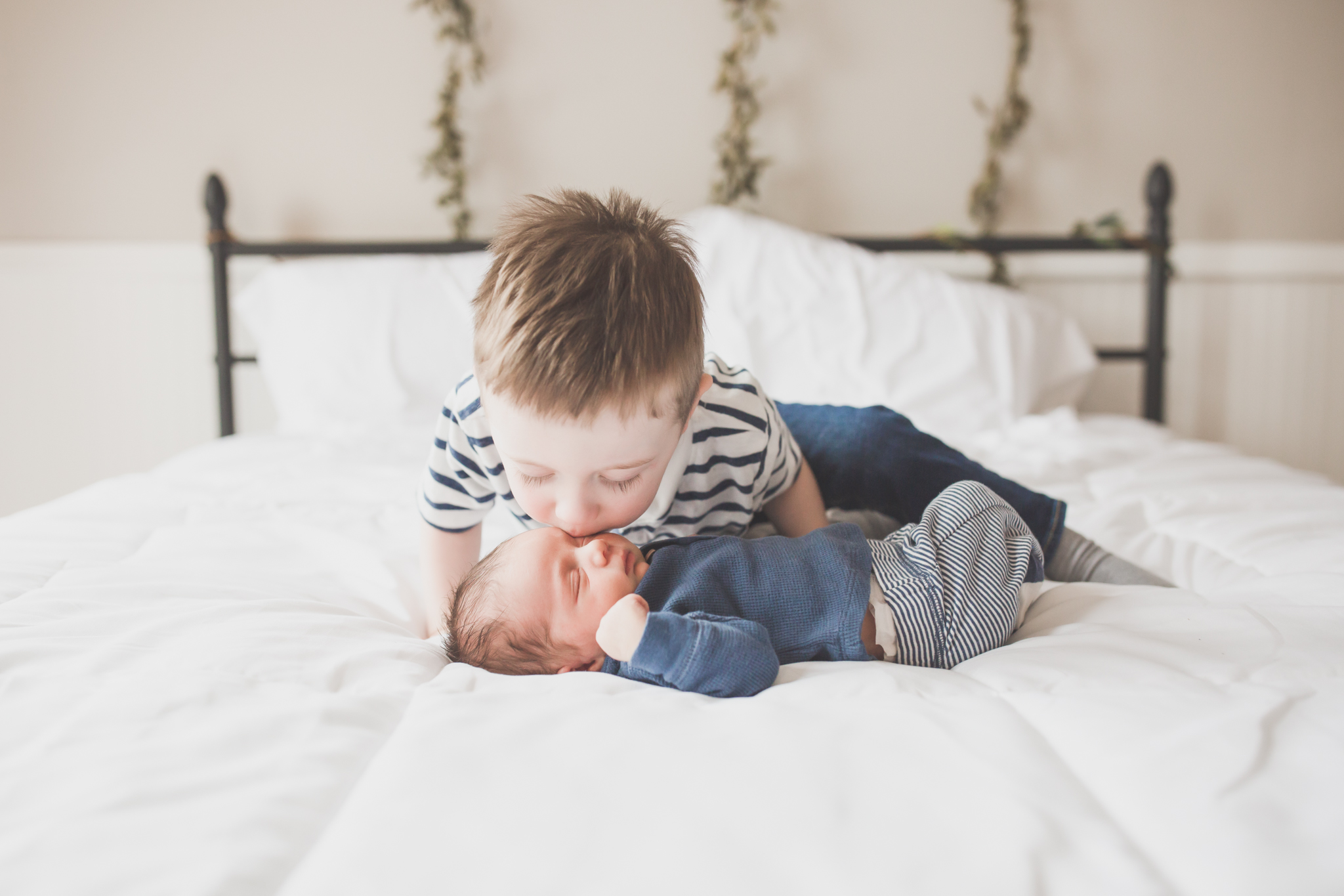 Sibling photos Newborn session photographer lifestyle studio - Cara Peterson Photography Rockford IL-5-7.jpg