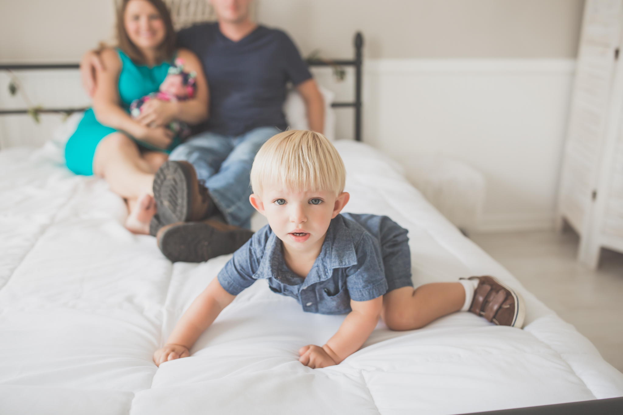 Sibling photos Newborn session photographer lifestyle studio - Cara Peterson Photography Rockford IL-6-3.jpg