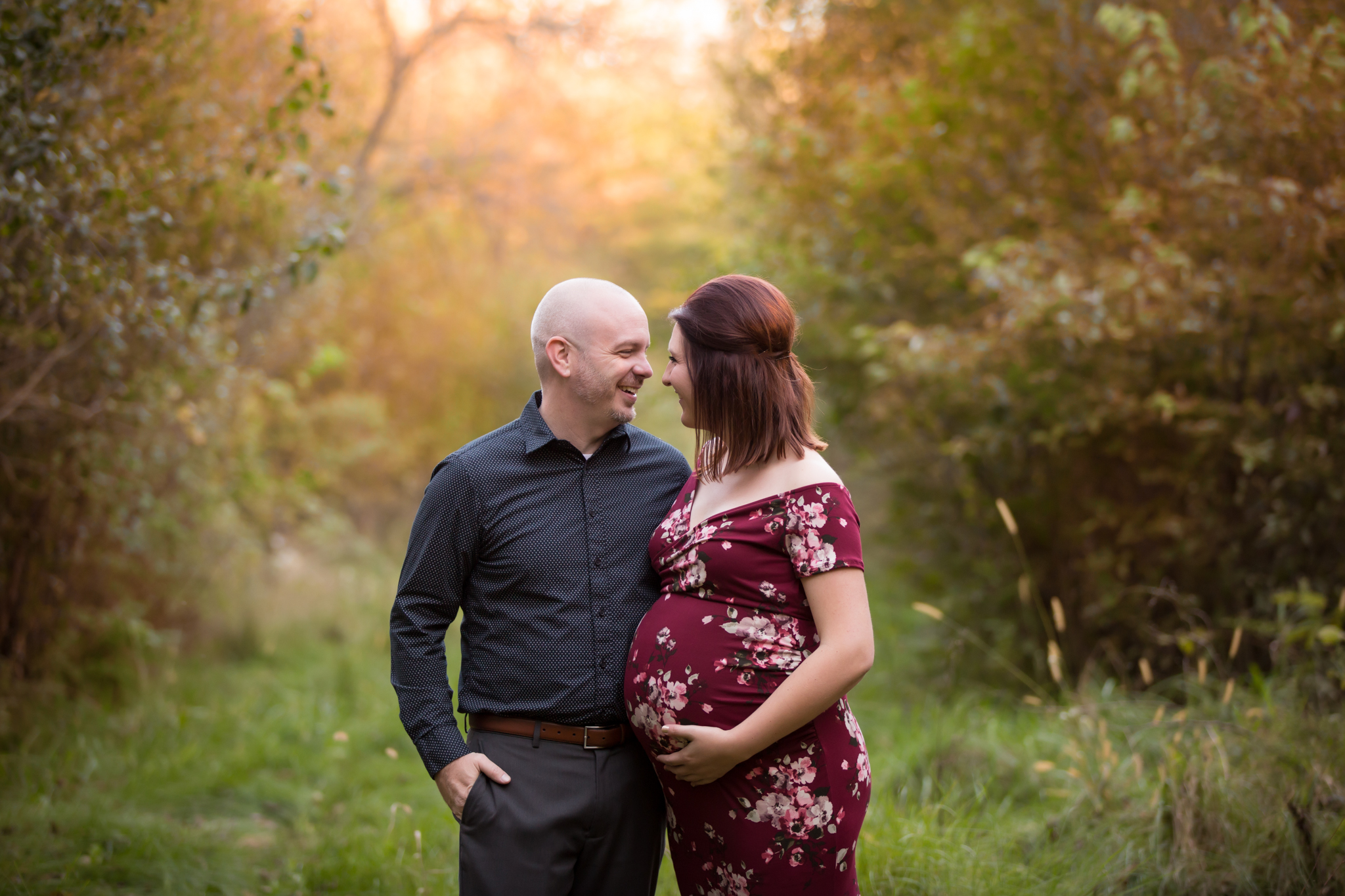 Family Fall Sessions wiht colorful leaves maternity, pet poses  - Cara Peterson Photography Rockford IL-1-2.jpg