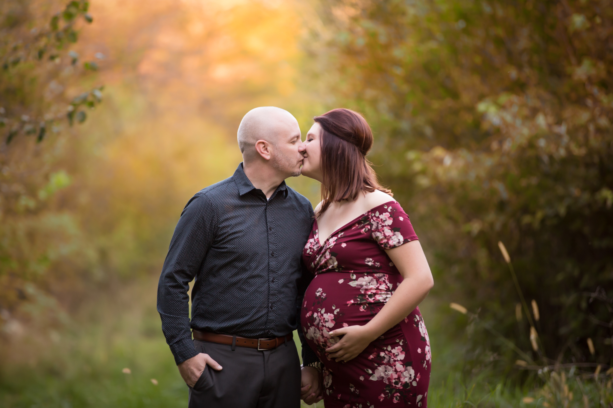 Family Fall Sessions wiht colorful leaves maternity, pet poses  - Cara Peterson Photography Rockford IL-6-2.jpg