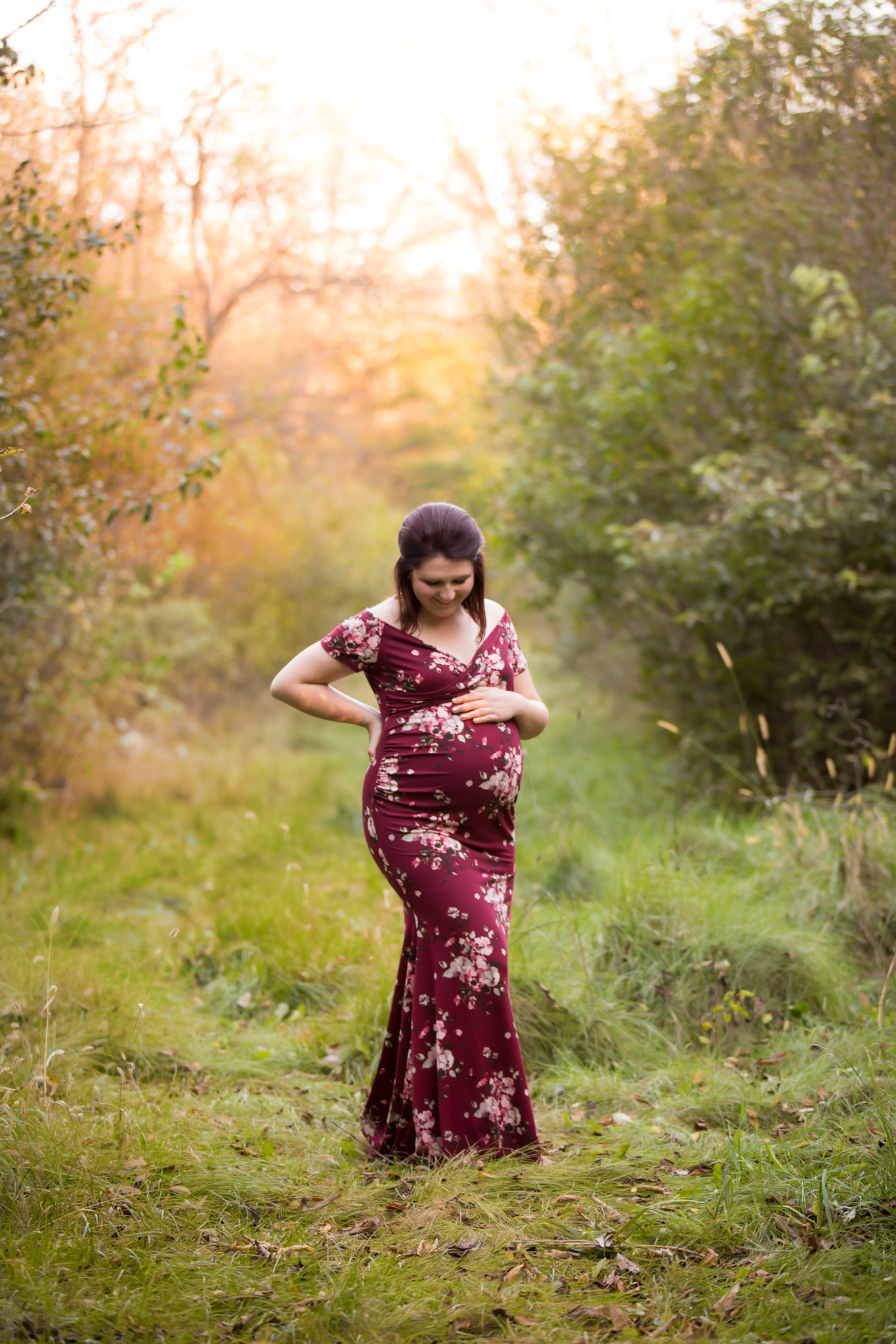 Family Fall Sessions wiht colorful leaves maternity, pet poses  - Cara Peterson Photography Rockford IL-12.jpg