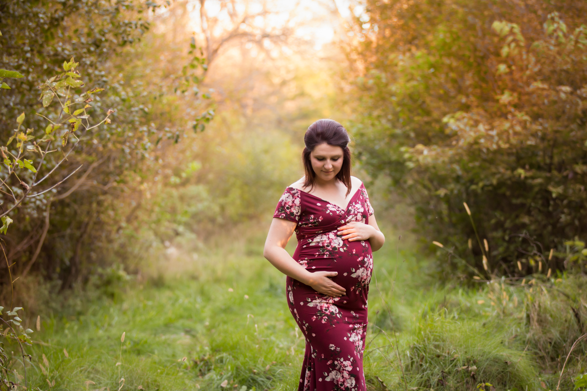 Family Fall Sessions wiht colorful leaves maternity, pet poses  - Cara Peterson Photography Rockford IL-13.jpg