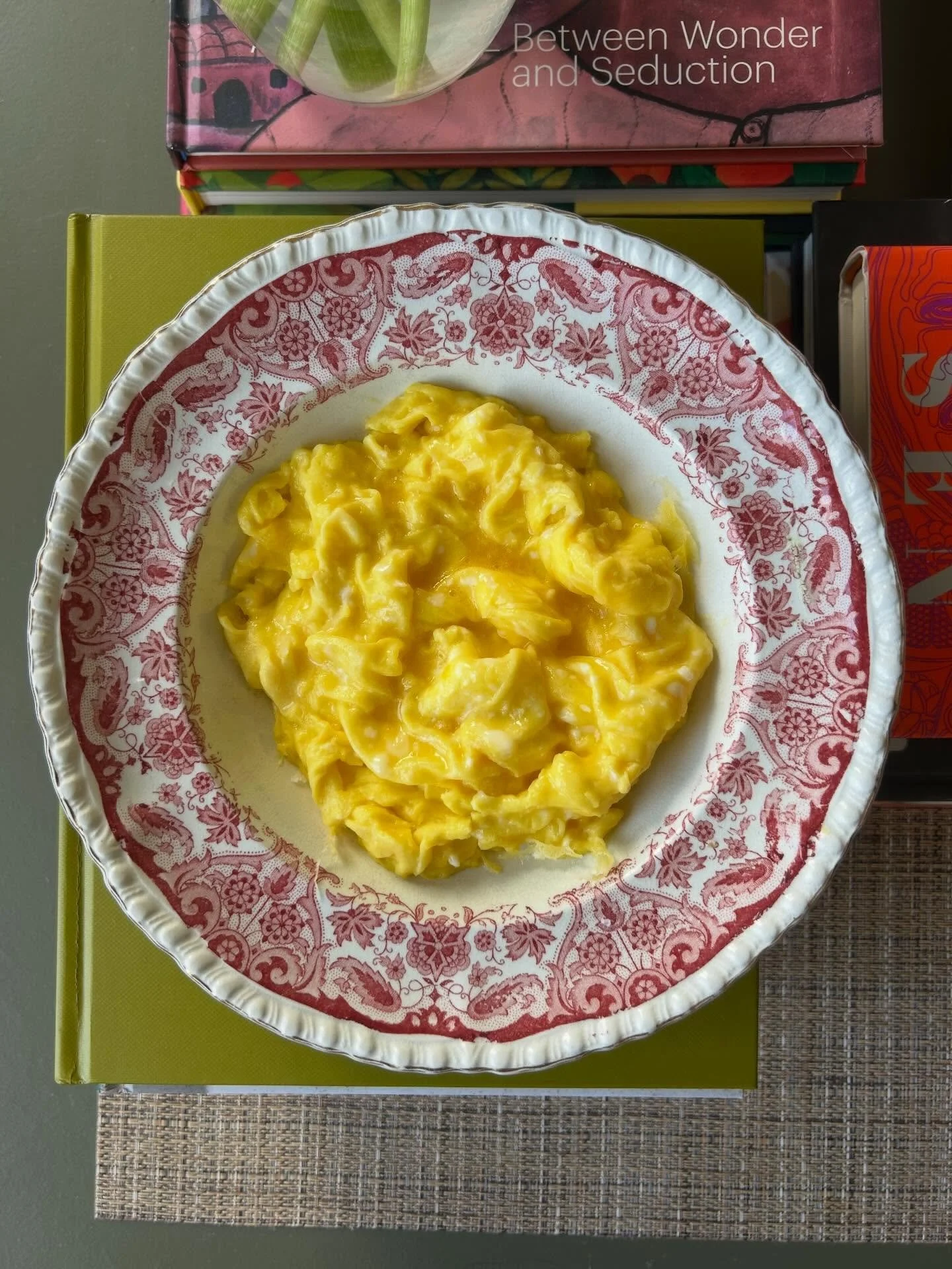 Saturday Morning 🌞 

(Not the first time I&rsquo;ve posted a scrambled egg and prob not the last 🫶🏽)